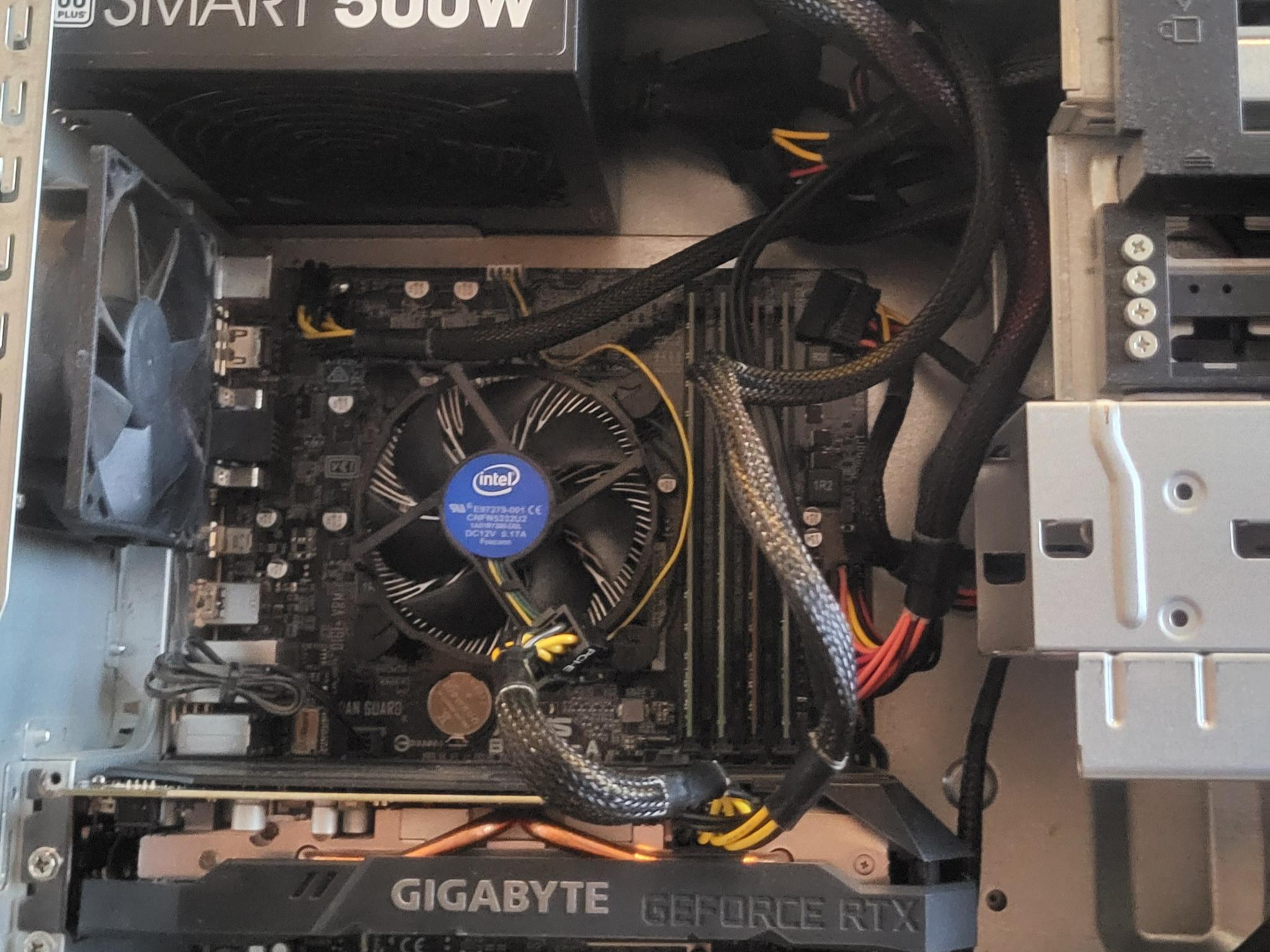 RTX Budget gaming pc: White and Wood case