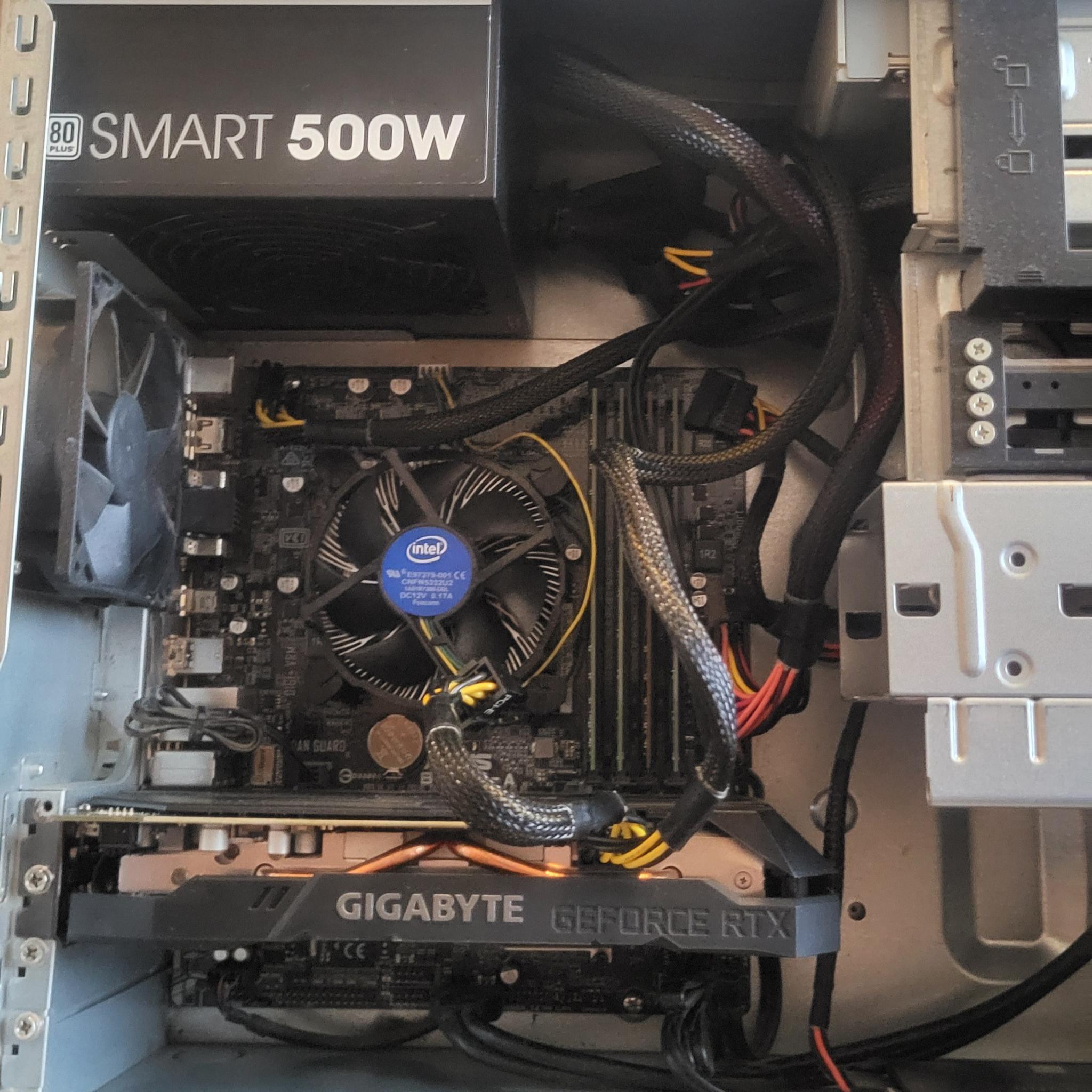 RTX Budget gaming pc: White and Wood case