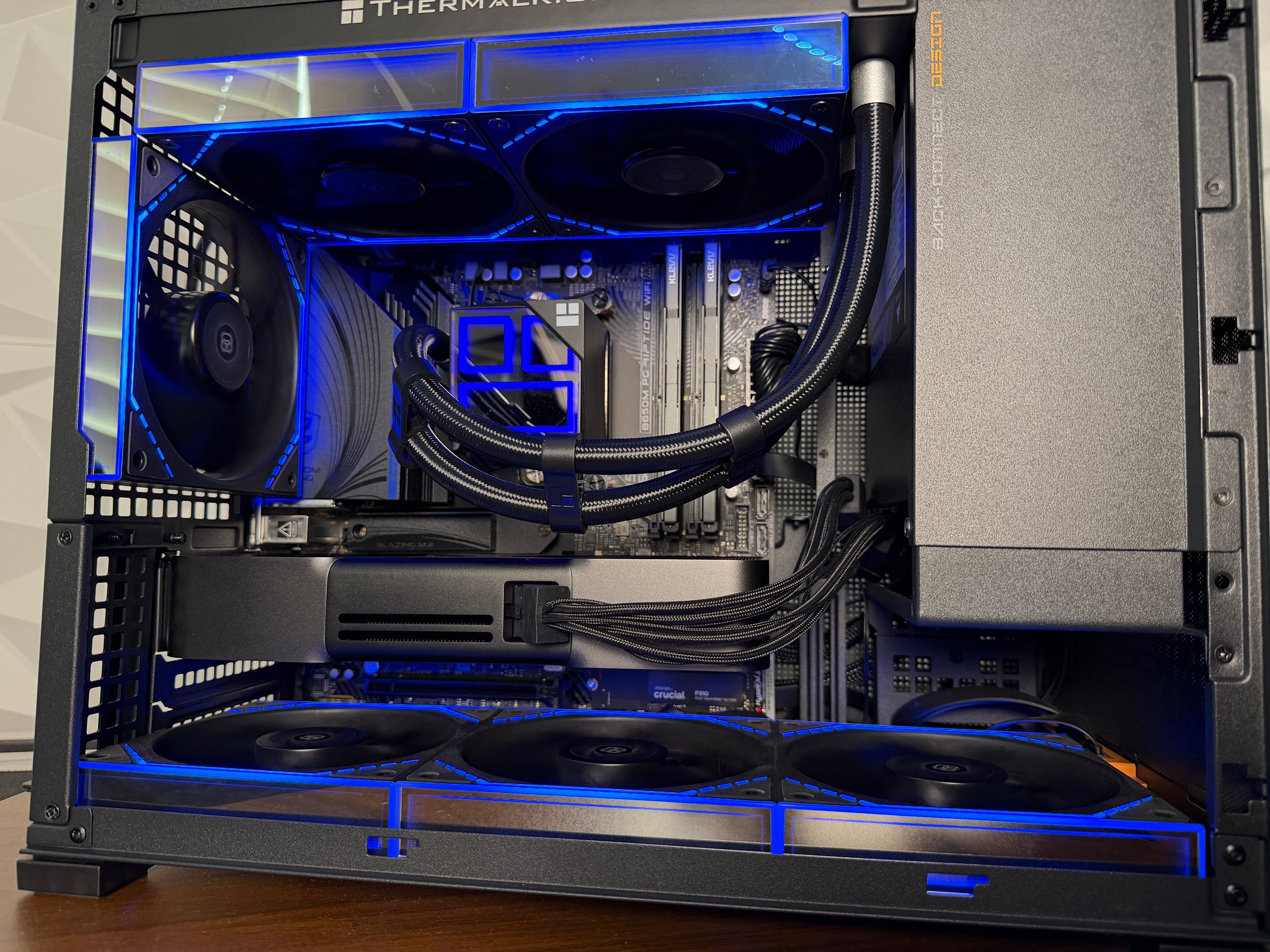 KAIROS⏳ | RTX 5070 FE + Ryzen 7 7800X3D + 32GB Ram 6000Mhz CL-28 + 1Tb Nvme ssd