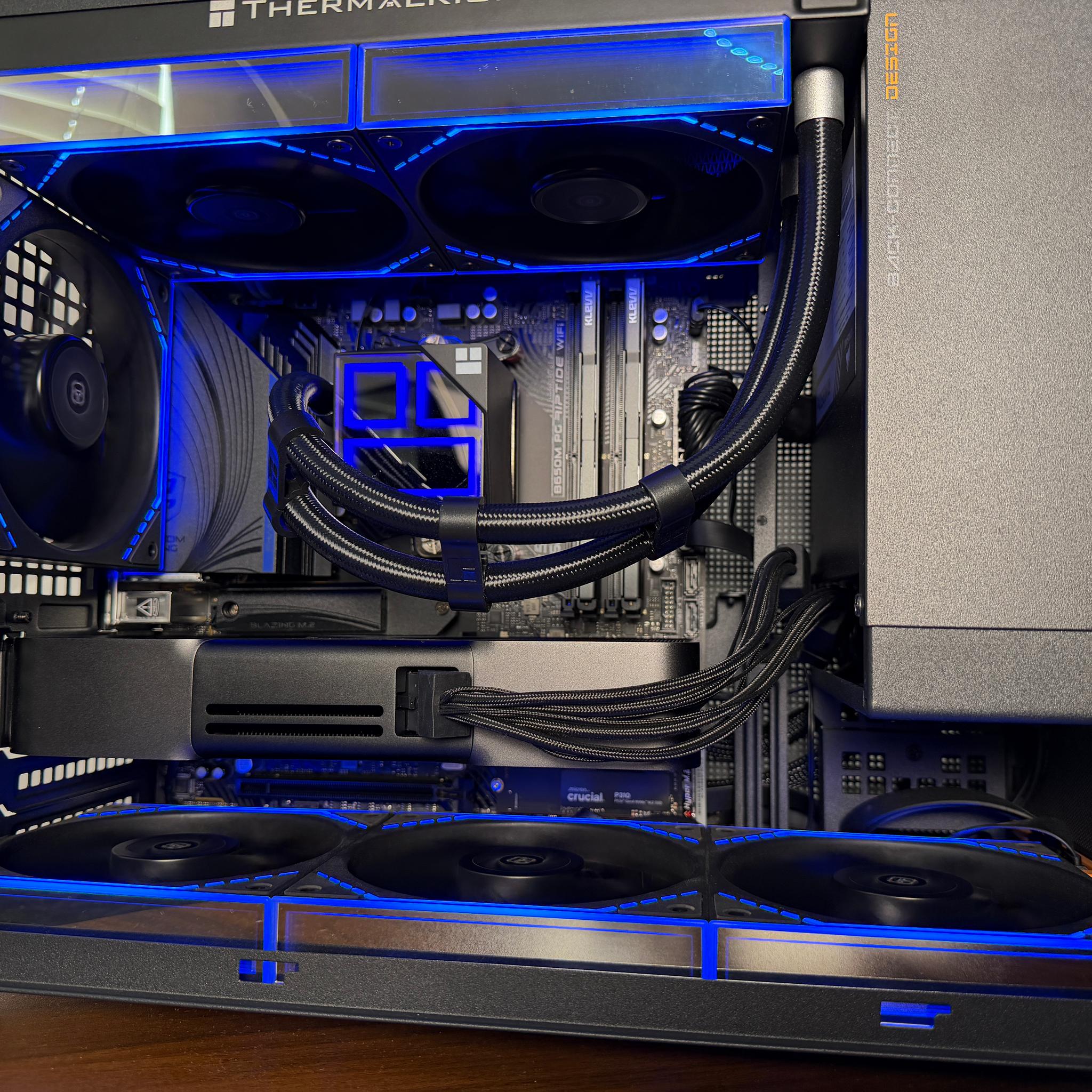 KAIROS⏳ | RTX 5070 FE + Ryzen 7 7800X3D + 32GB Ram 6000Mhz CL-28 + 1Tb Nvme ssd