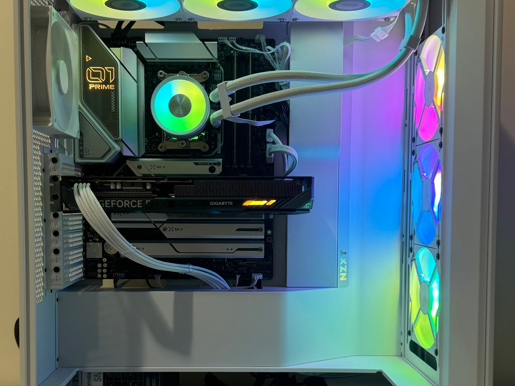 AMD Ryzen 7 8700F 64GB DDR5 RAM GeForce RTX 5060 1TB NVMe SSD NZXT H7 Flow AM5 Gaming PC