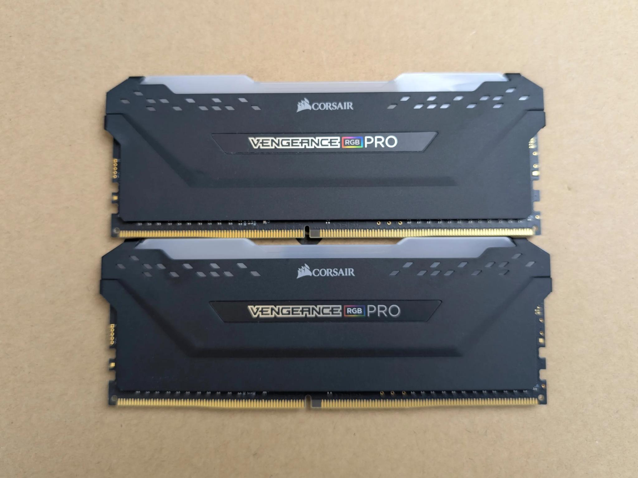 2X8GB Corsair Vengeance RGB PRO 3200MHz RAM
