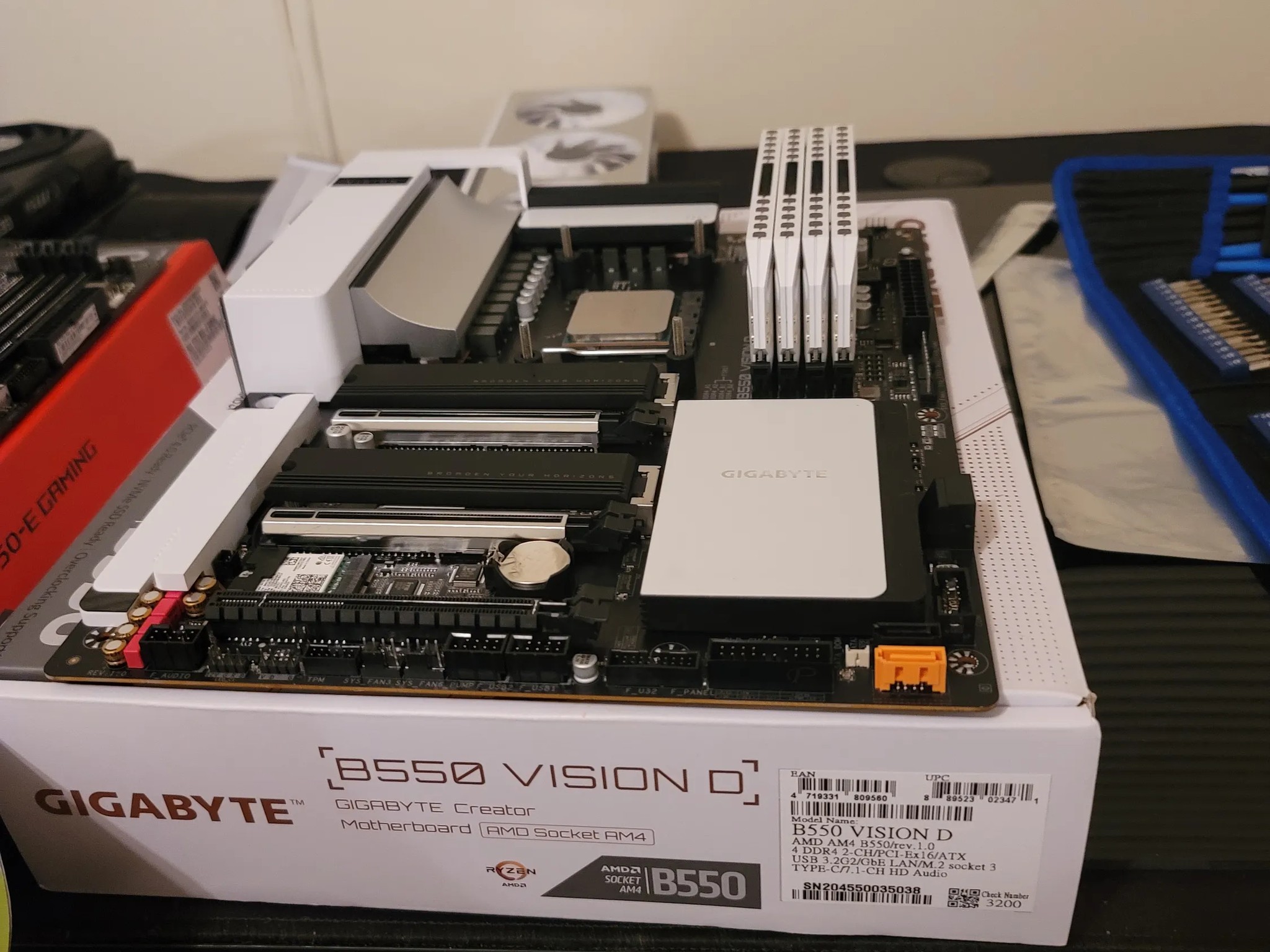 Gigabyte B550 VISION D AMD AM4 DDR4 ATX Motherboard WORKS Great