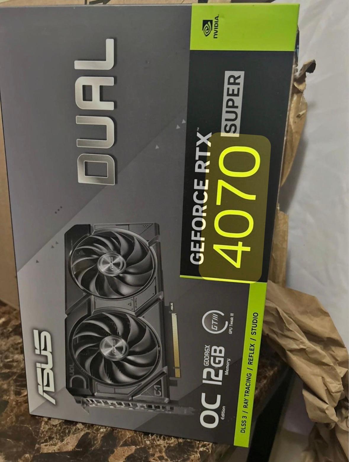 ASUS DUAL OC GeForce RTX 4070 SUPER