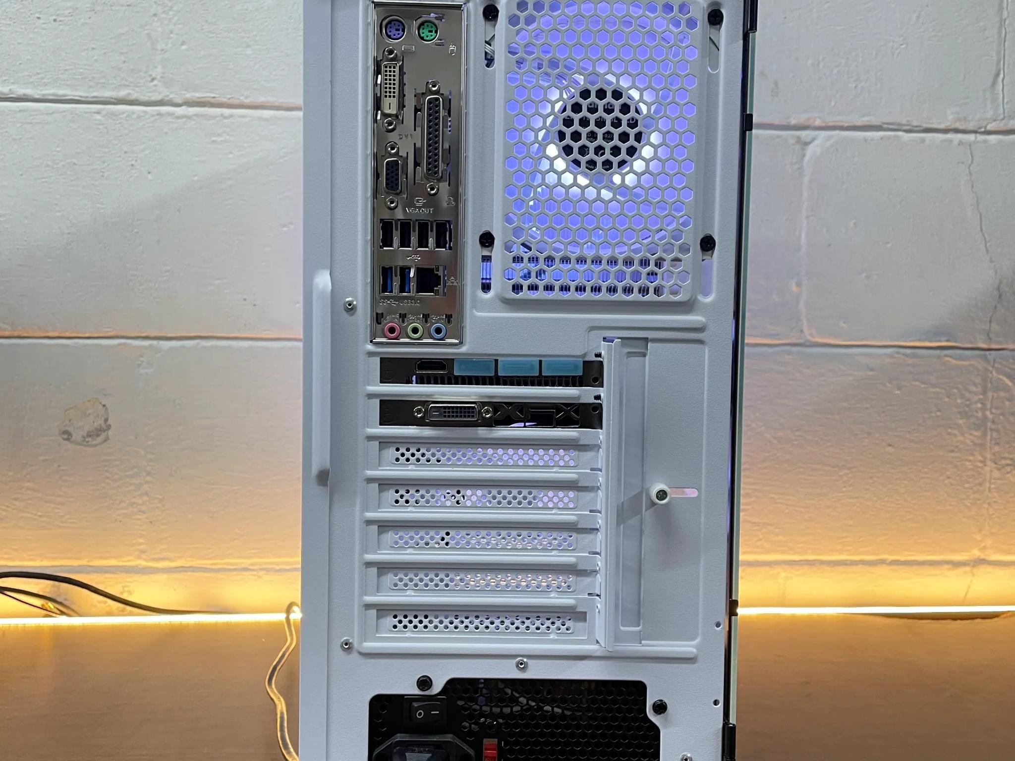 Frosty Gaming PC | Intel i7 / AMD RX580 / 8GB / 1.1TB Win 11 Pro + Wi-Fi