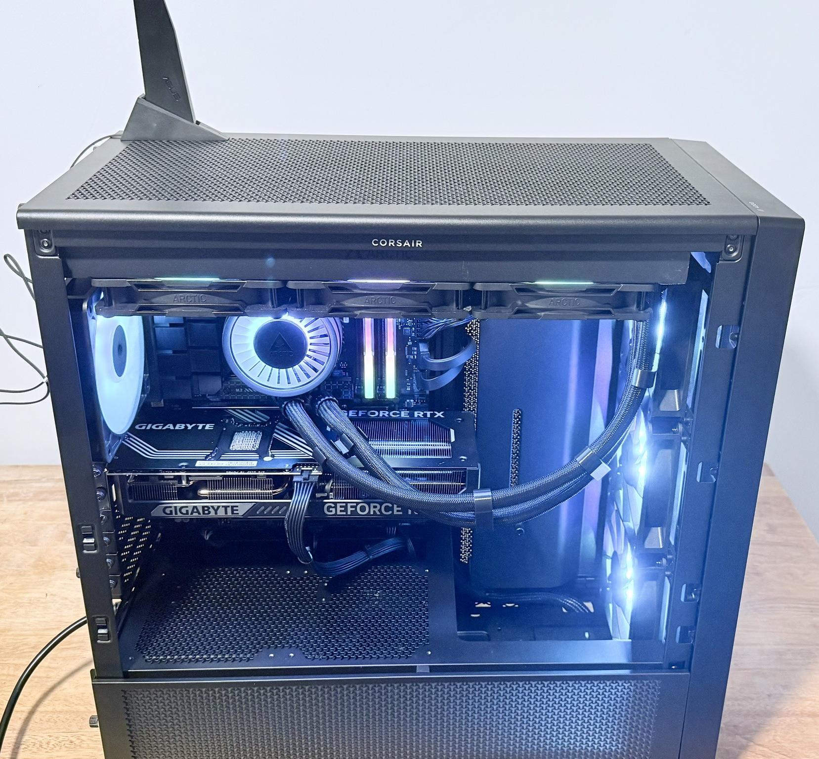Corsair 4000D RTX 5070 OC 12GB