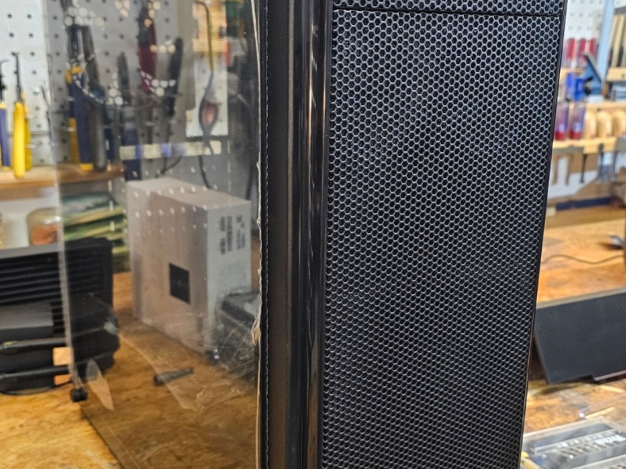 Cougar Glass Window Midi Tower