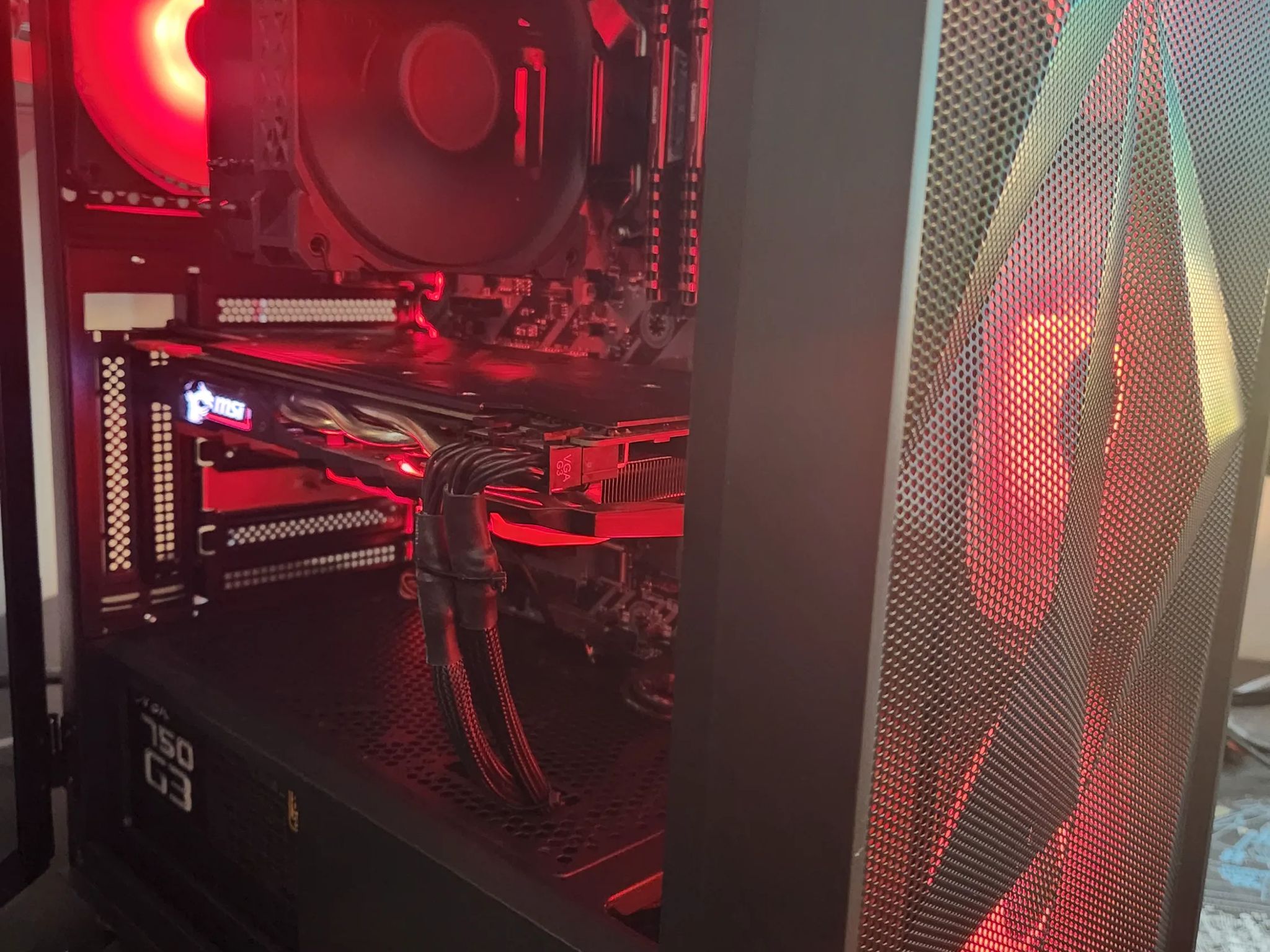 THE RED MONSTER: RTX 1070TI, Ryzen 7 1800X Fantastic value Gaming PC! With benchmarking video