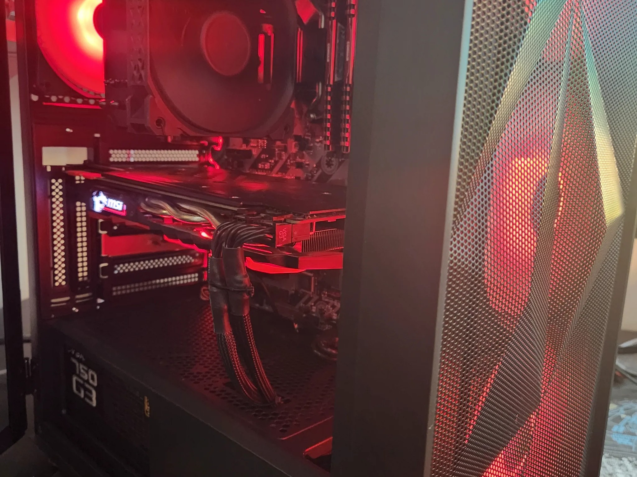 THE RED MONSTER: RTX 1070TI, Ryzen 7 1800X Fantastic value Gaming PC! With benchmarking video