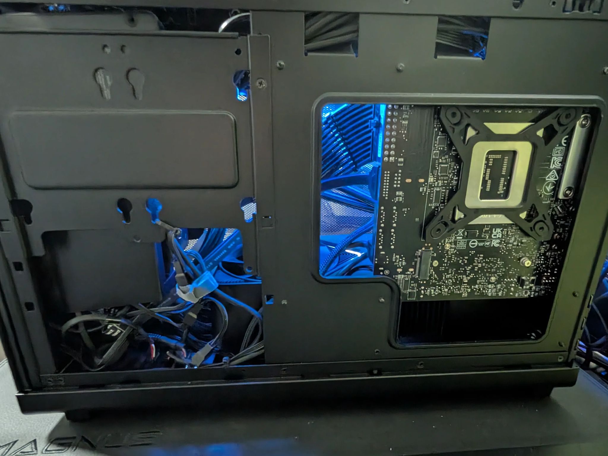 Nvidia RTX 4080 Super / Intel Core i7-14700K / 2TB NVME / 64GB RAM / 360 AIO / Windows 11 Pro