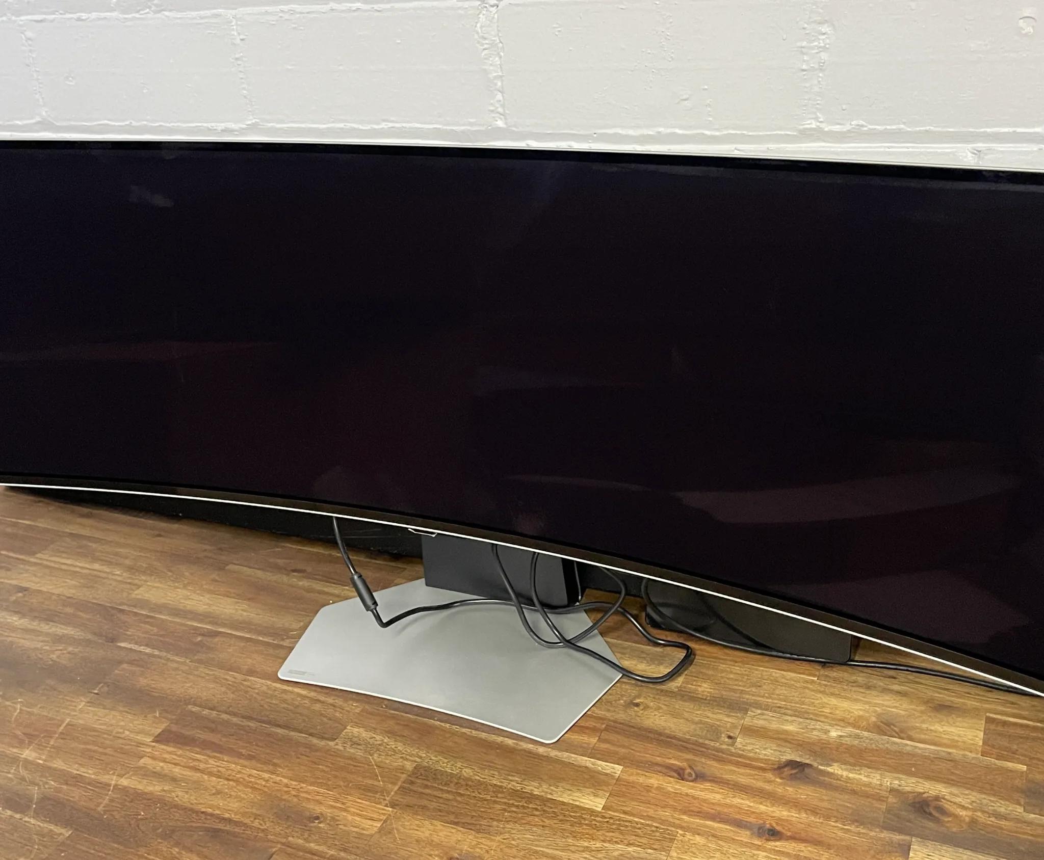 Samsung 49” Odyssey 1440p 240Hz OLED Curved Gaming Monitor