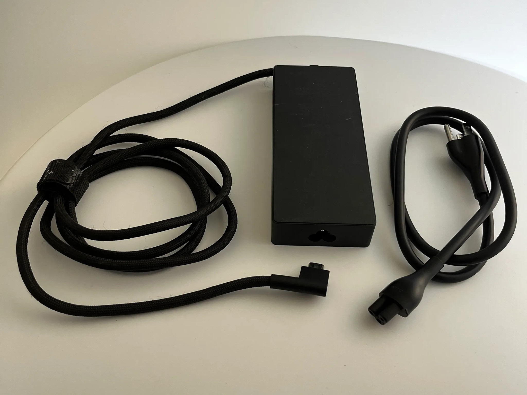 Razer Blade 15 (Mid-2019 Base Model), Core i7 9th Gen, GTX 1660 Ti, 16GB RAM, 1TB SSD + 1TB HDD