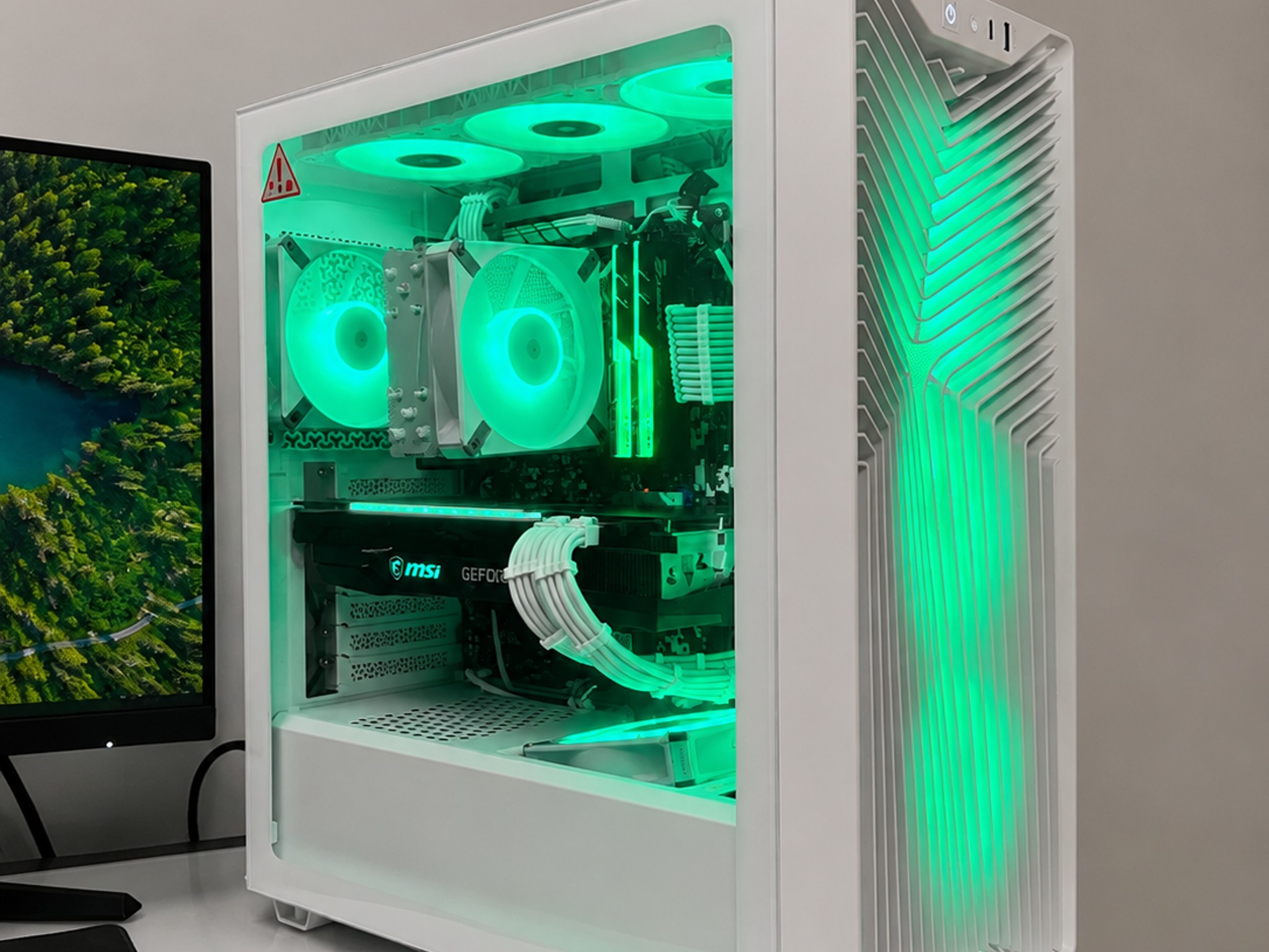 GeForce RTX 3070 Ti/ Ryzen 7 3800X/16gb ram/ 1tbssd nvme