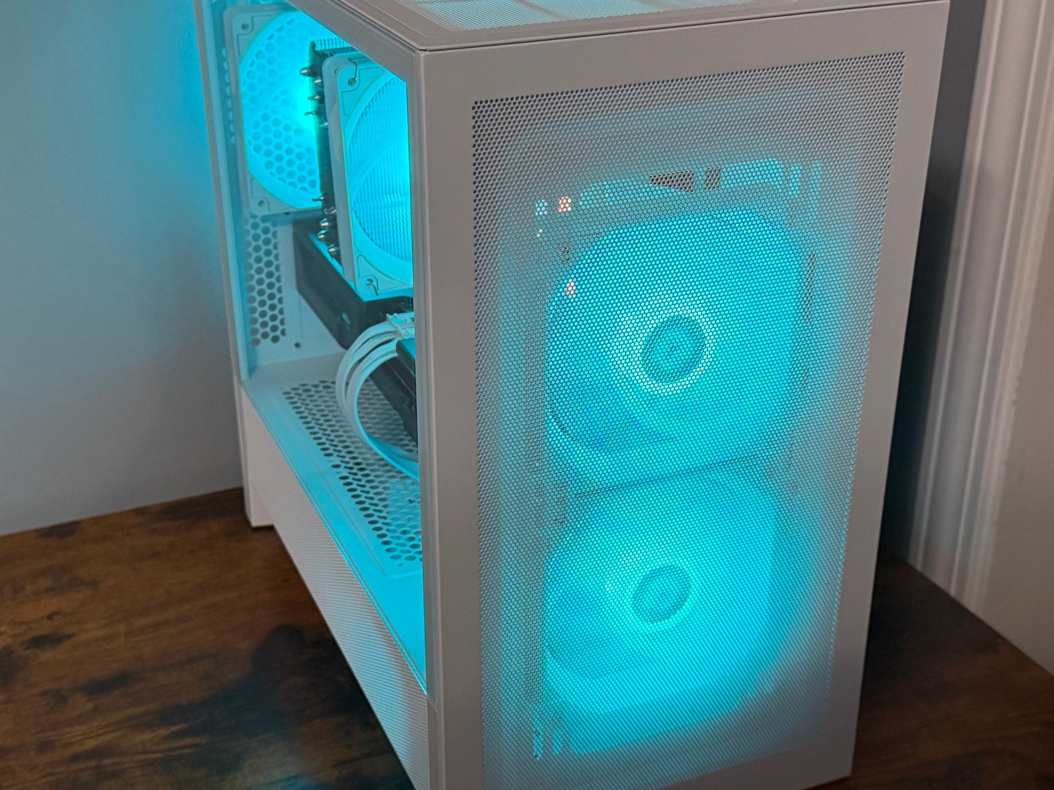 Gaming PC AMD RX 9070 16GB, Ryzen 5 7500X3D, 16GB DDR5, 2TB Gen4 NVME, A Tier 850W PSU, Win11 Pro