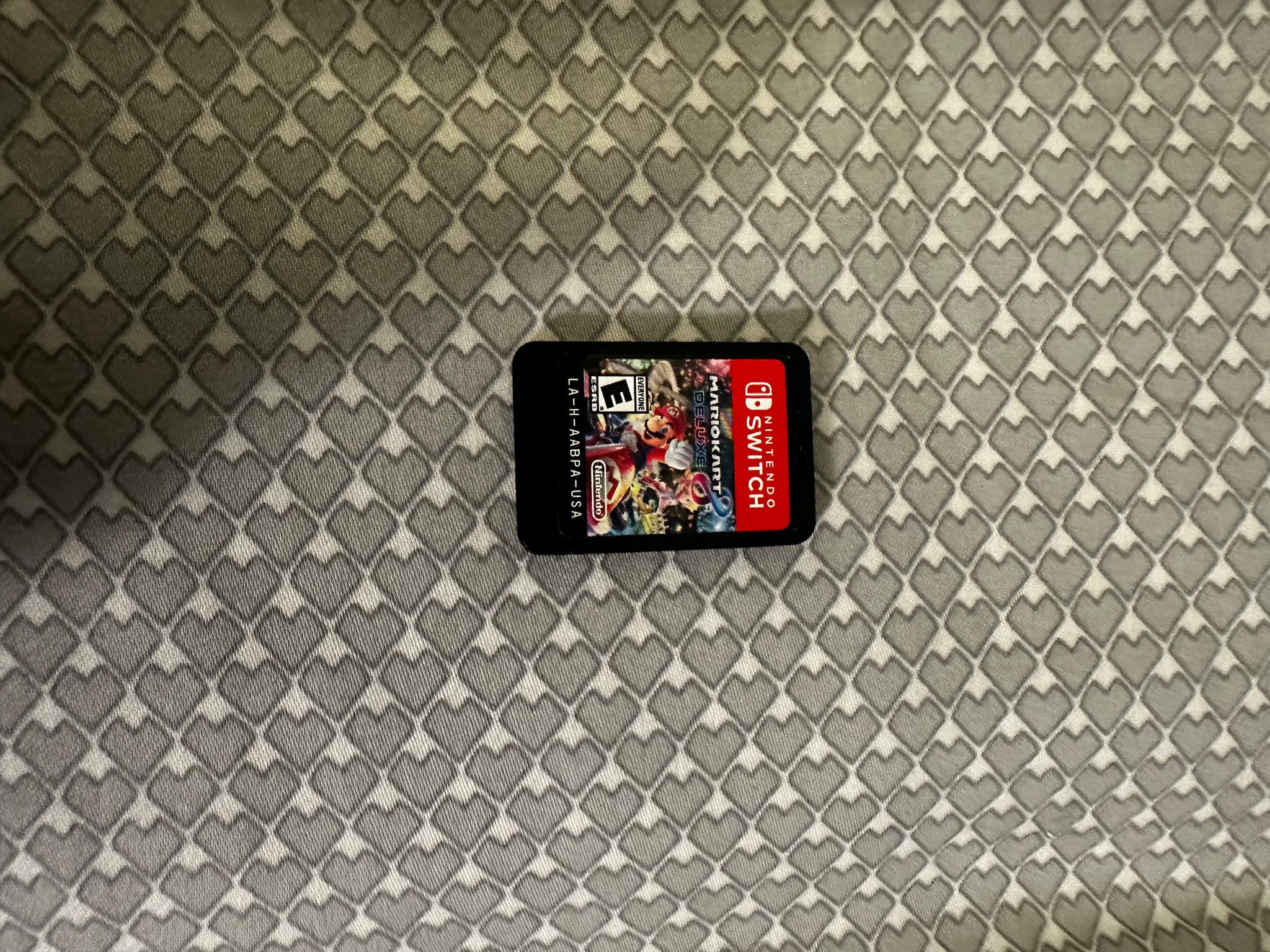 Nintendo Switch Lite w/ Mario kart 8 deluxe/Carry case