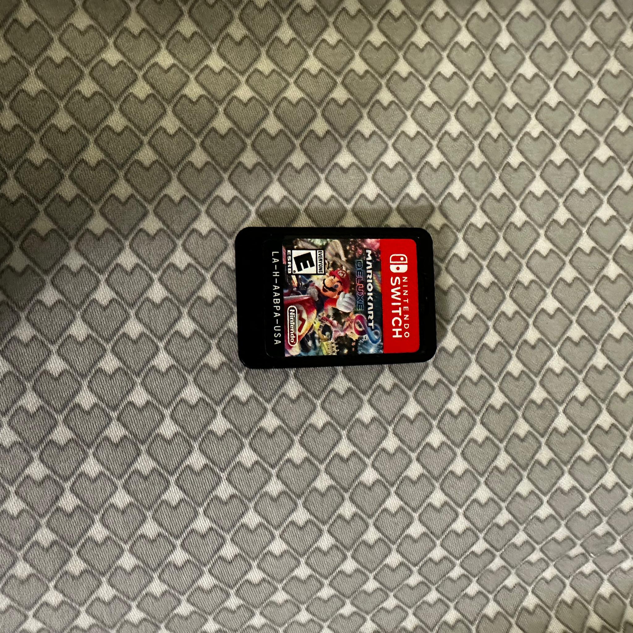 Nintendo Switch Lite w/ Mario kart 8 deluxe/Carry case
