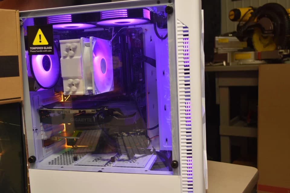 Gaming pc Intel I 7 8700 K RAM 16GB RTX 2060 6GB 1TB NVME PSU700 Watt Plus EXTRA
