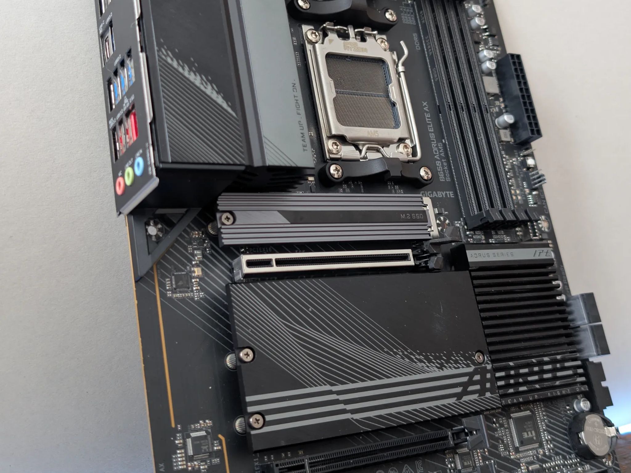 GIGABYTE B650 AORUS ELITE AX AM5 ATX AMD Motherboard