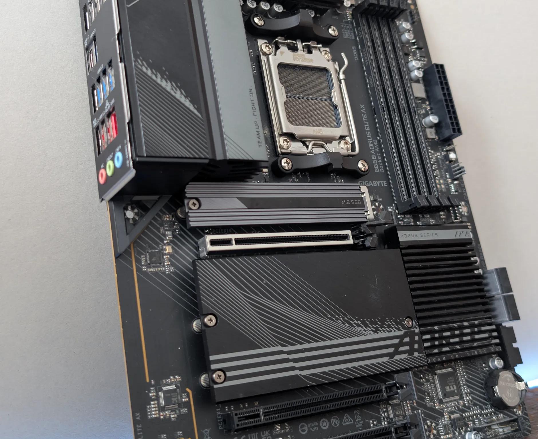 GIGABYTE B650 AORUS ELITE AX AM5 ATX AMD Motherboard