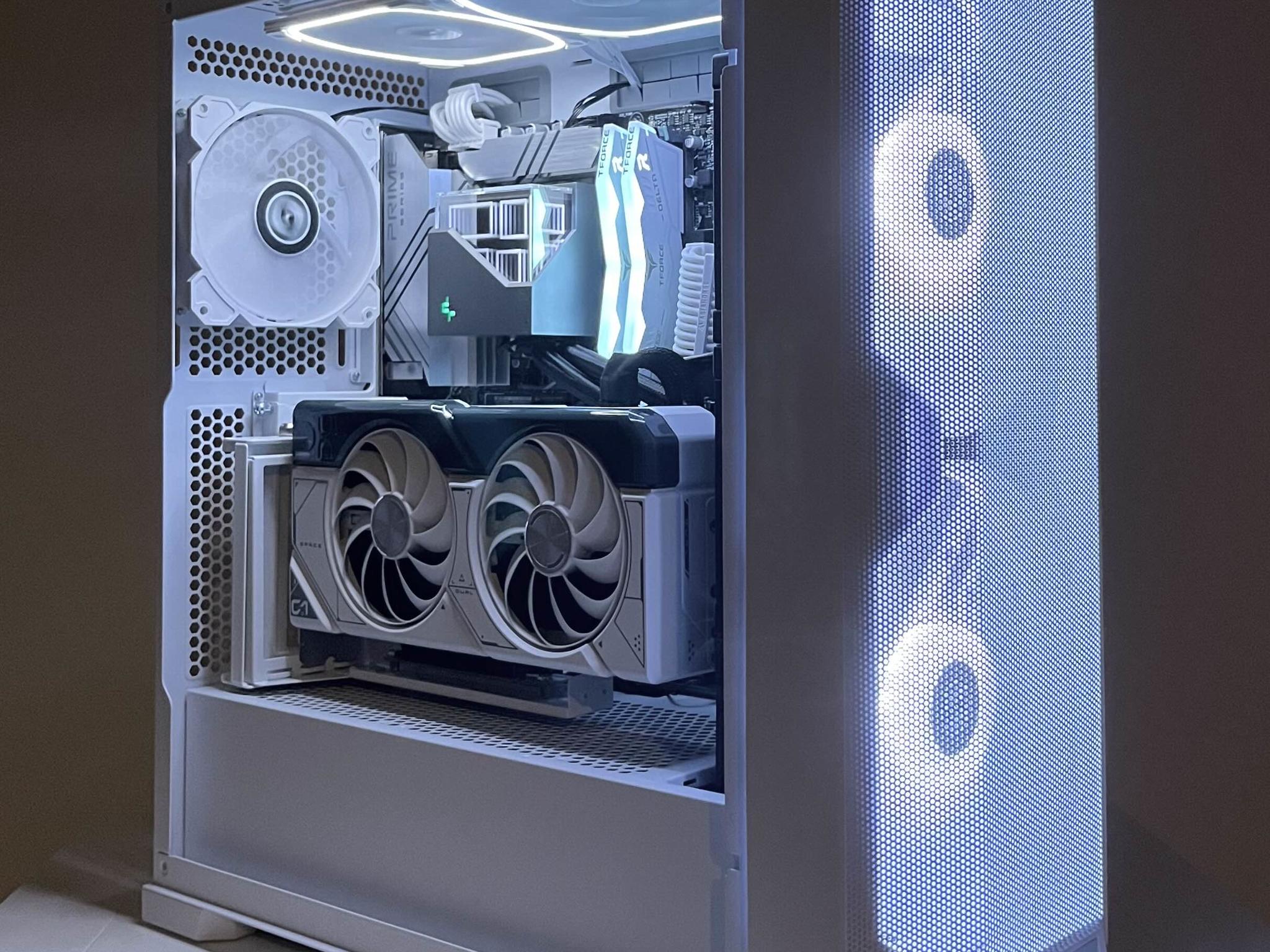🍪🐻‍❄️| RTX 4070 Super 12gb, i7 13700k, 32gb DDR5, 2tb SSD, AIO Liquid Cooled White Gaming PC