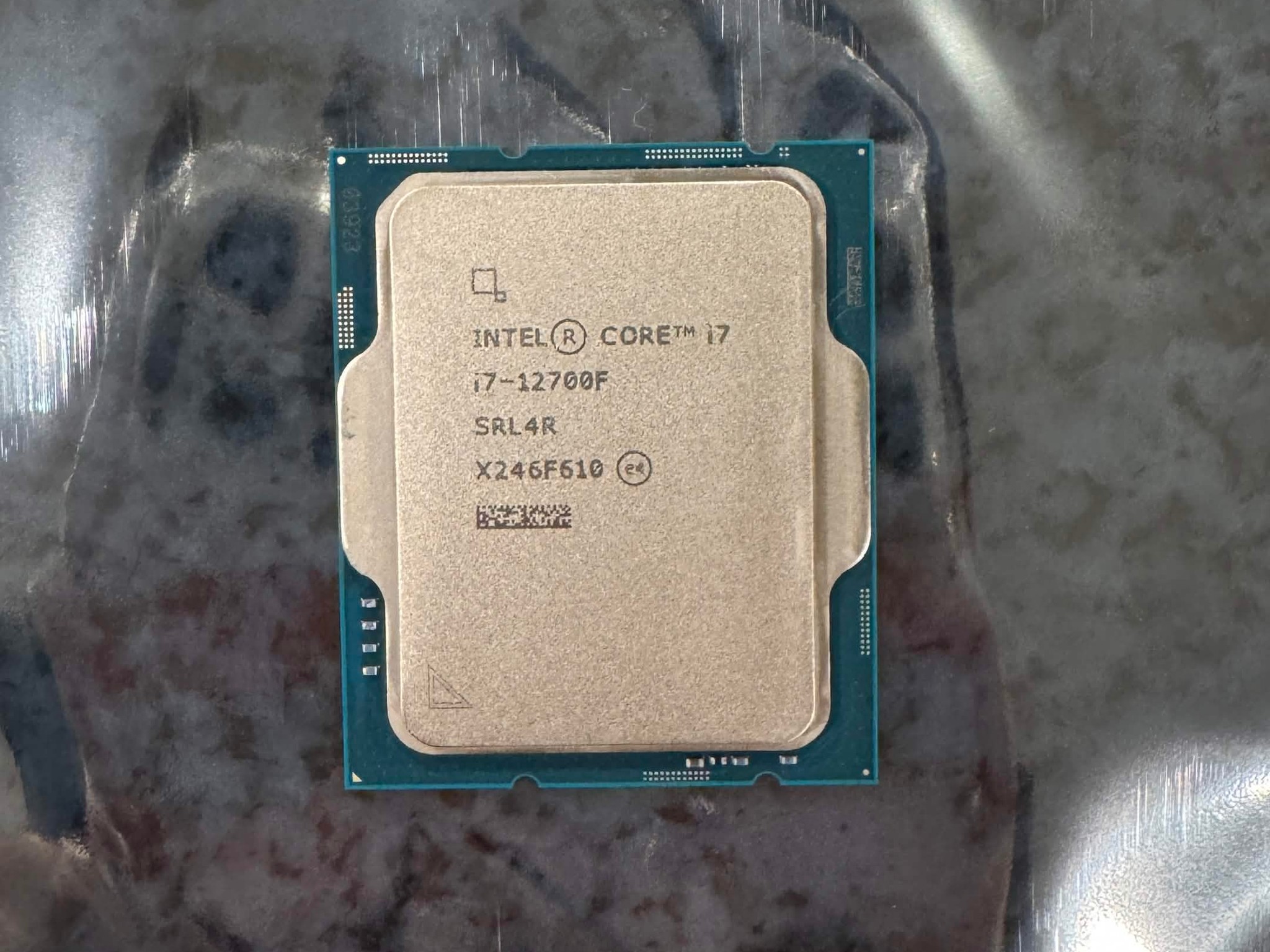 Intel Core i7-12700F
