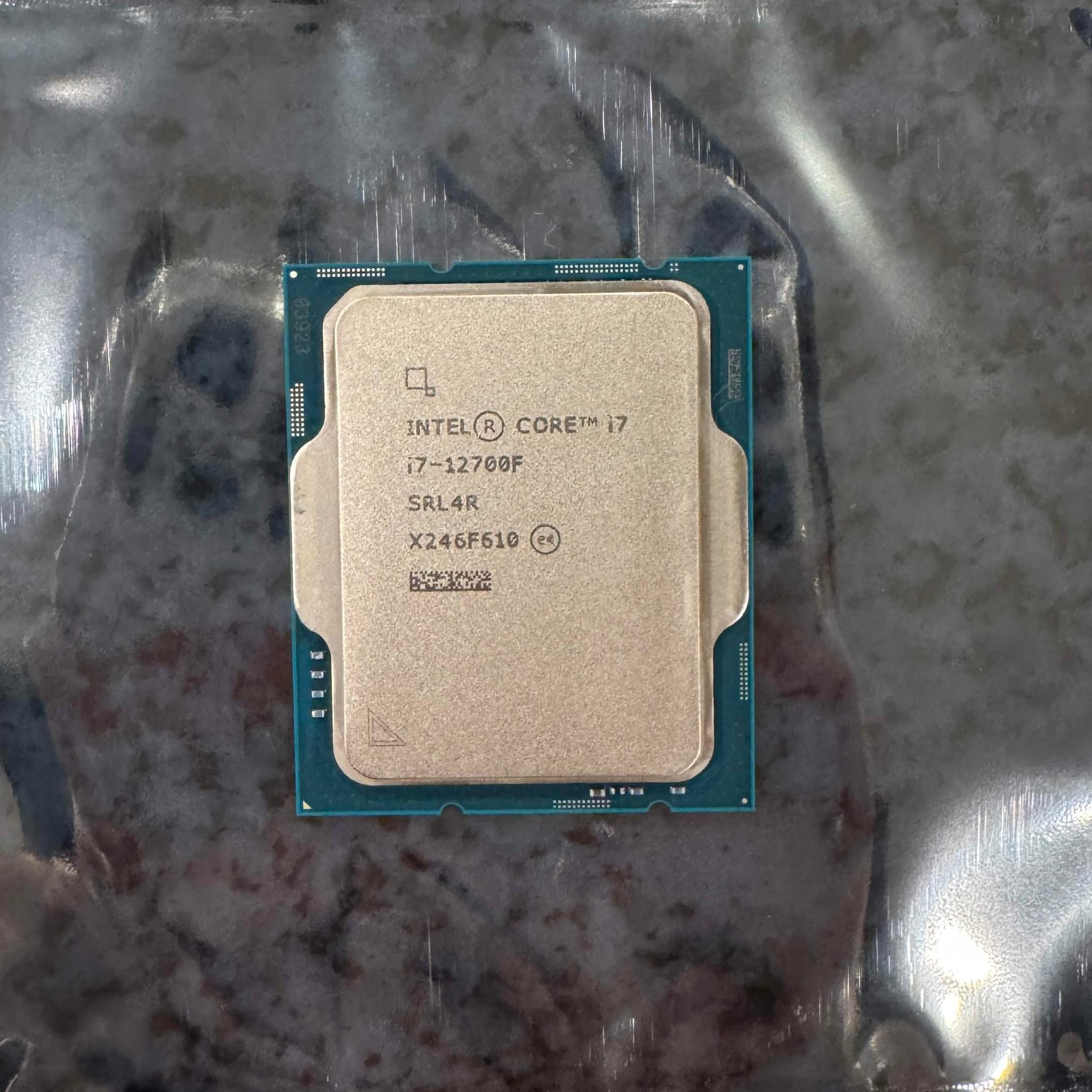 Intel Core i7-12700F