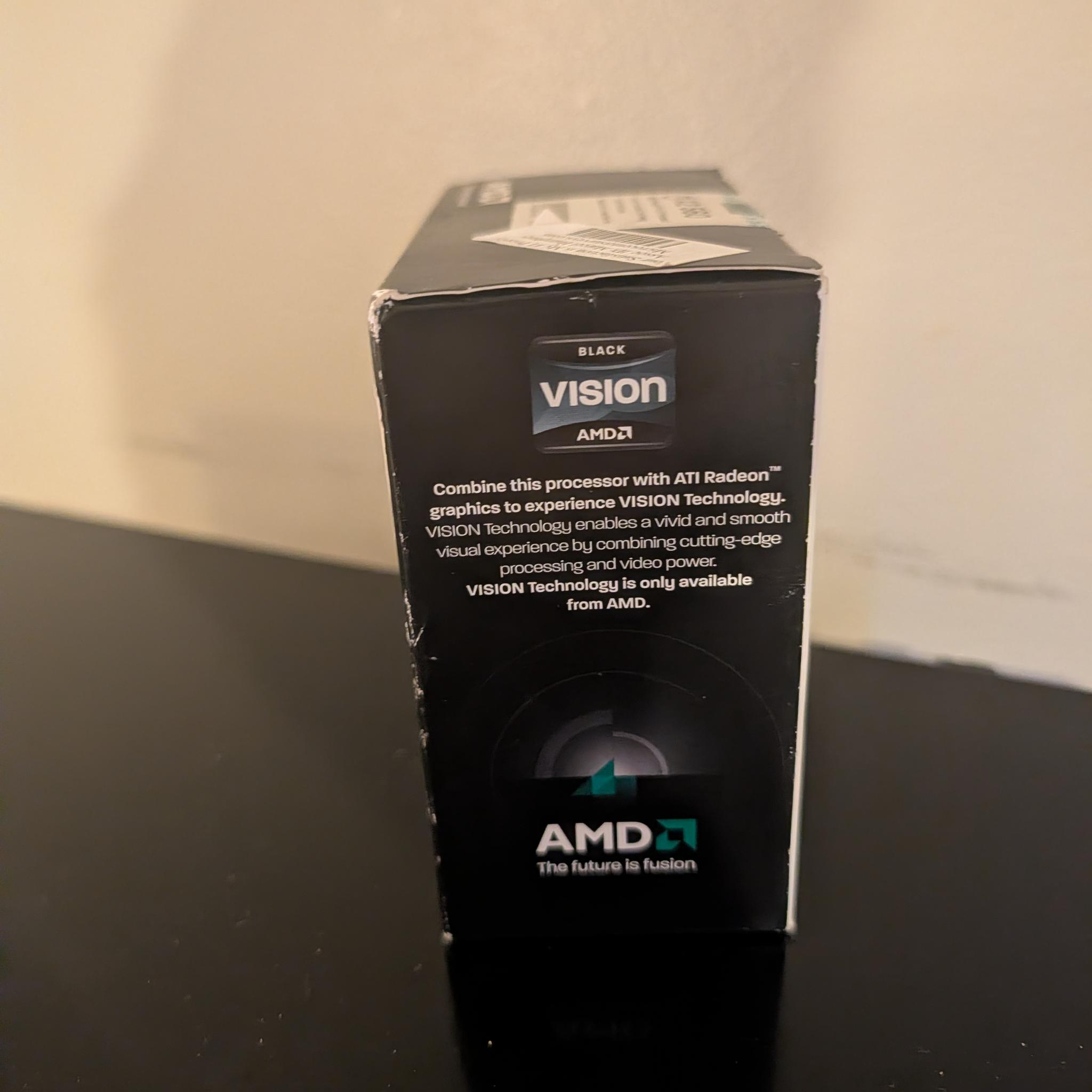BRAND NEW IN BOX AMD Phenom II X2 560 Black Edition 3.3GHz AM3 CPU With Heatsink