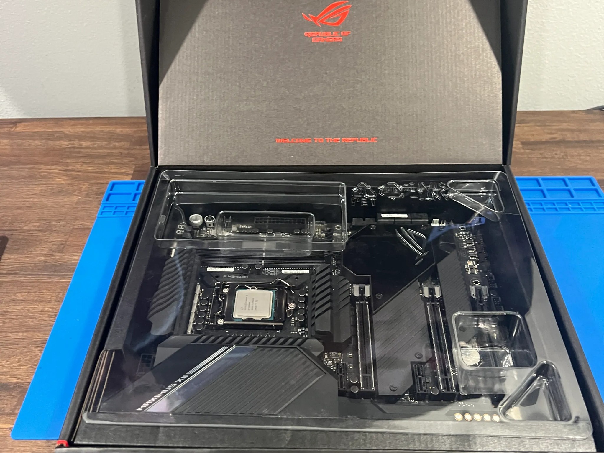 INTEL CORE I9 10900K and ASUS ROG MAXIMUS XII HERO WIFI (z490)