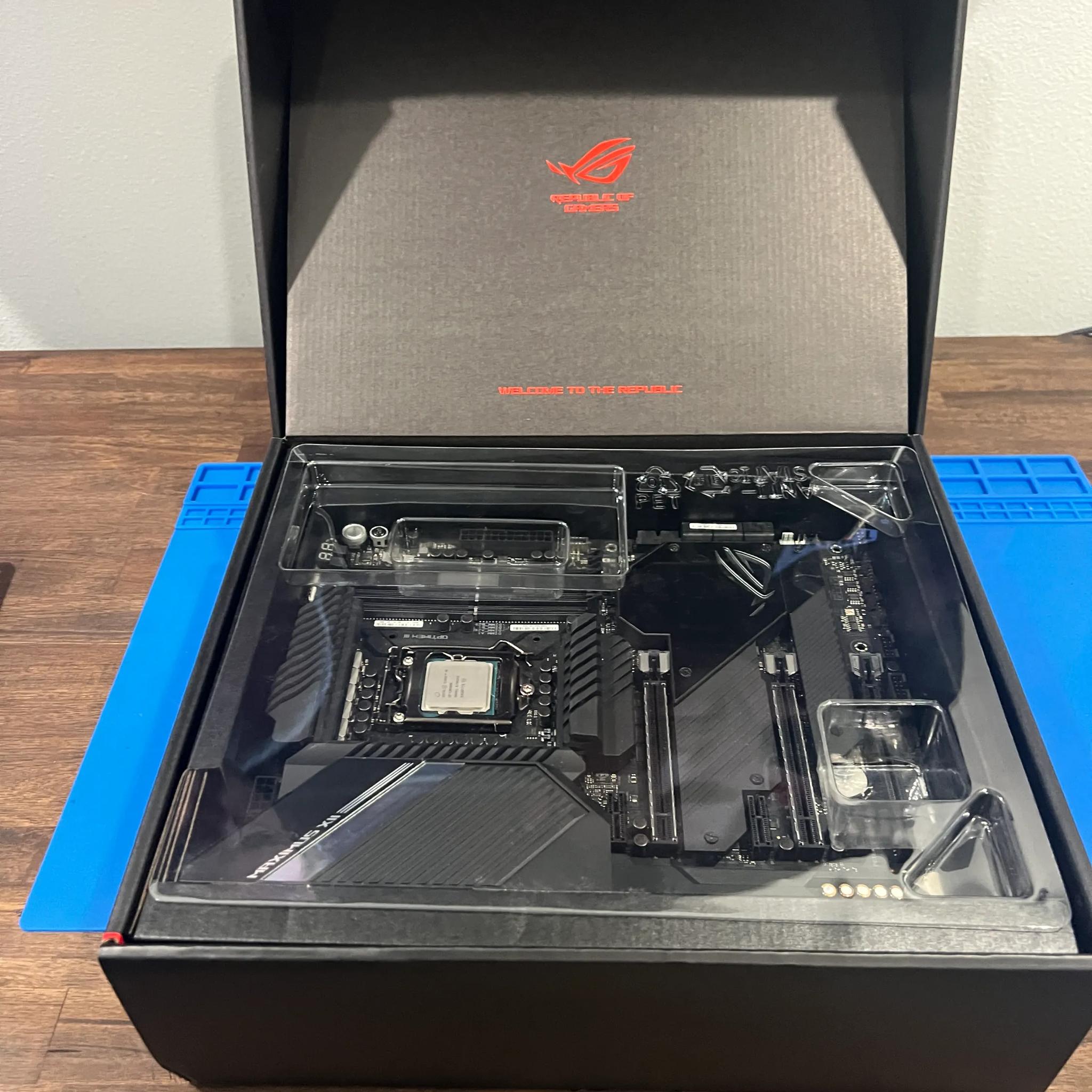 INTEL CORE I9 10900K and ASUS ROG MAXIMUS XII HERO WIFI (z490)