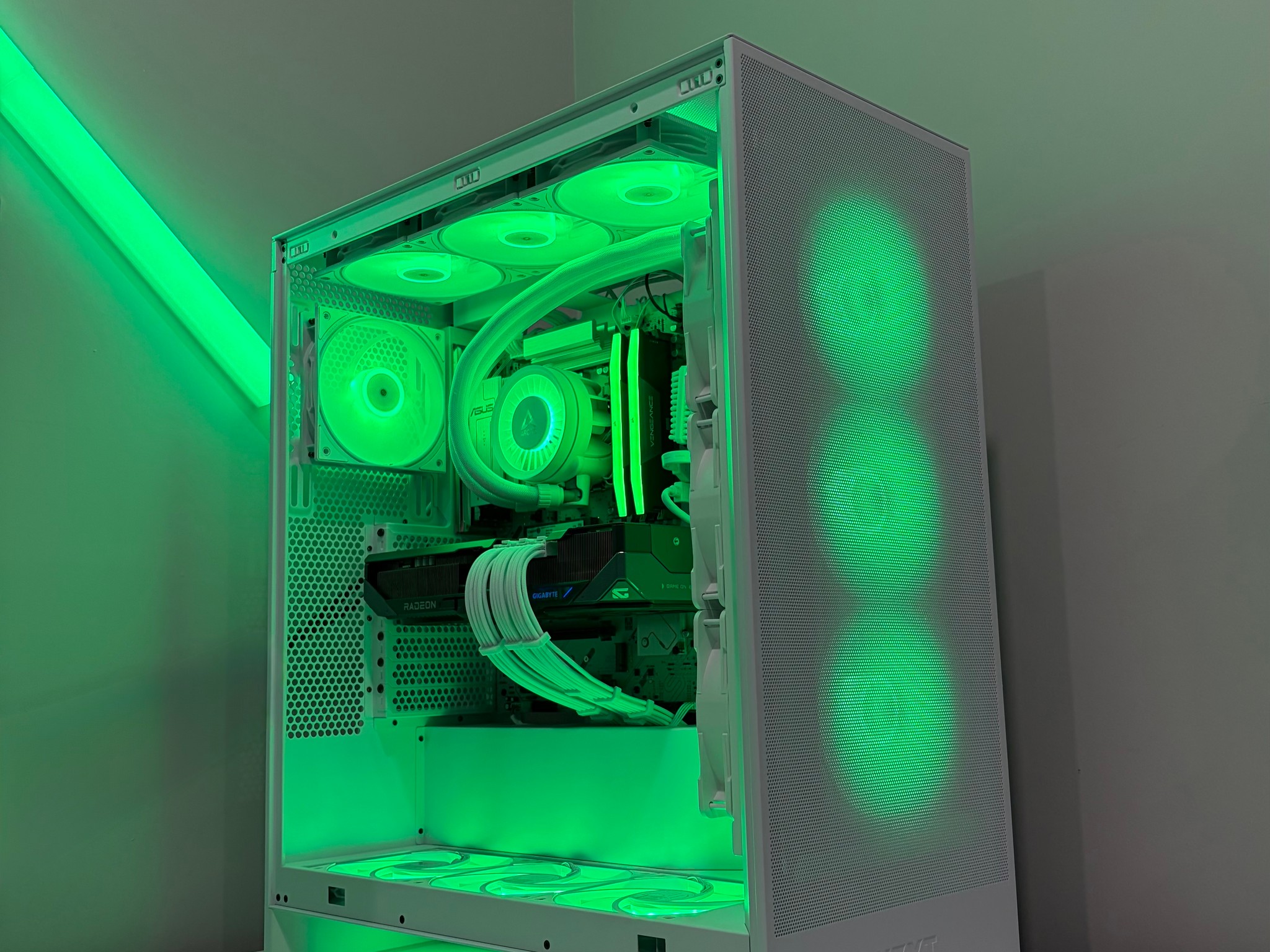 RX 9070 XT | Ryzen 7 9800X3D | 32GB DDR5 RAM | Gaming PC