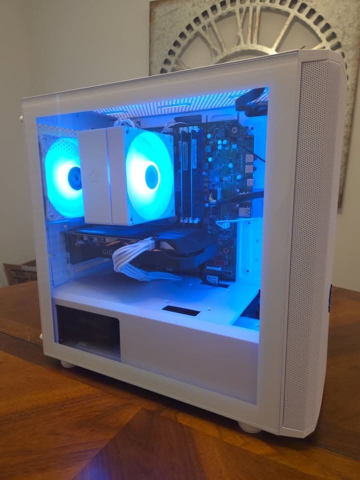 Custom White Gaming PC – i7-10700 / RTX 2060 – Fully Tested