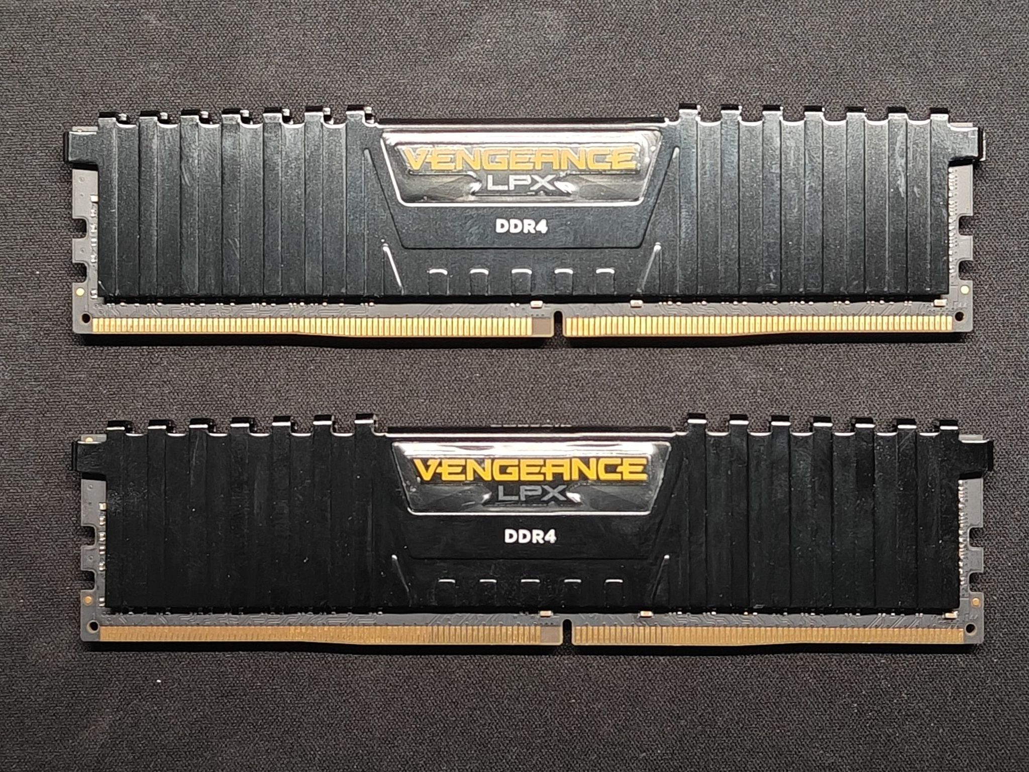 CORSAIR VENGEANCE LPX 32GB (2x16GB) DDR4 3200MHz CL16 Dual-Channel RAM Kit