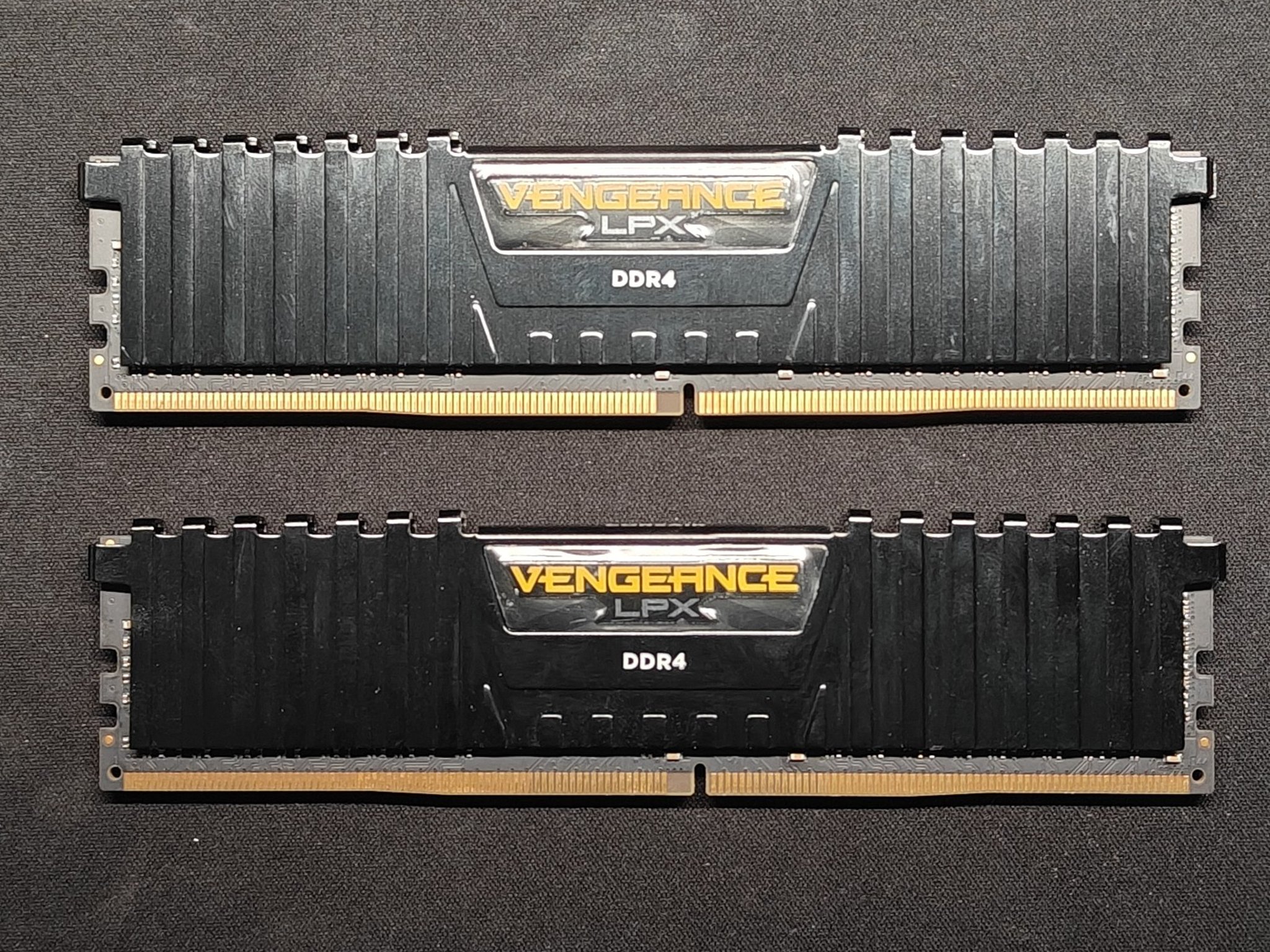 CORSAIR VENGEANCE LPX 32GB (2x16GB) DDR4 3200MHz CL16 Dual-Channel RAM Kit