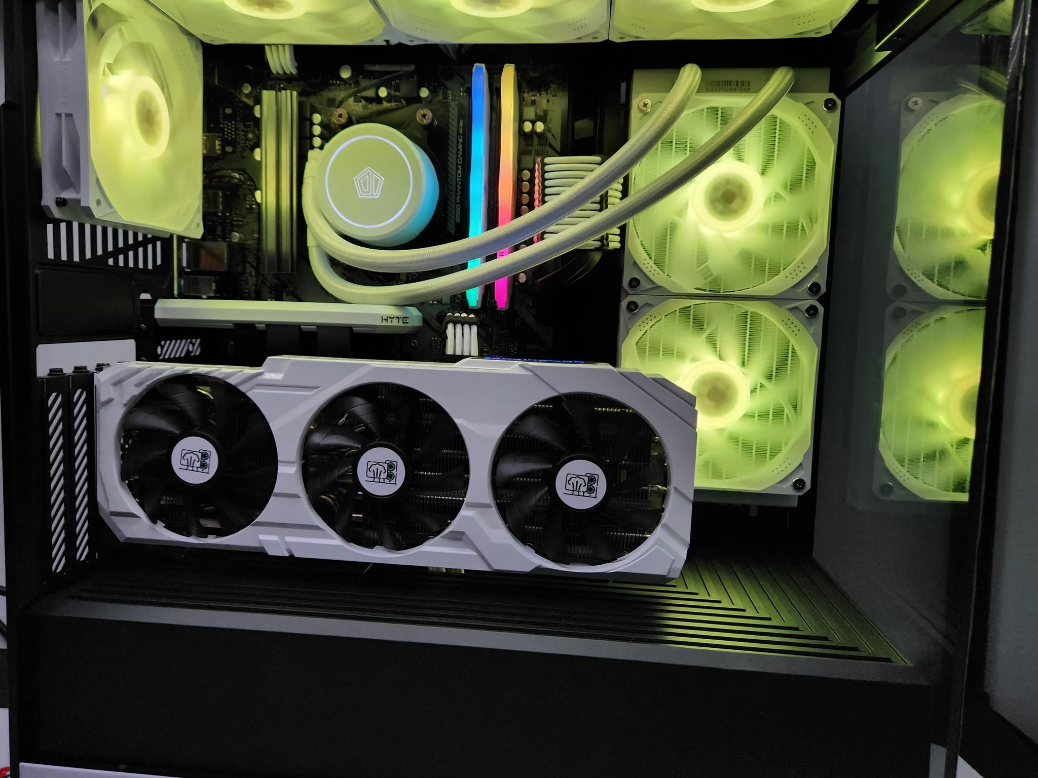 THE BEAST Gaming RIG Ryzen 7 / 32GB DDR 4/ 1TB GEN 4 SSD / RTX 3070 8GB