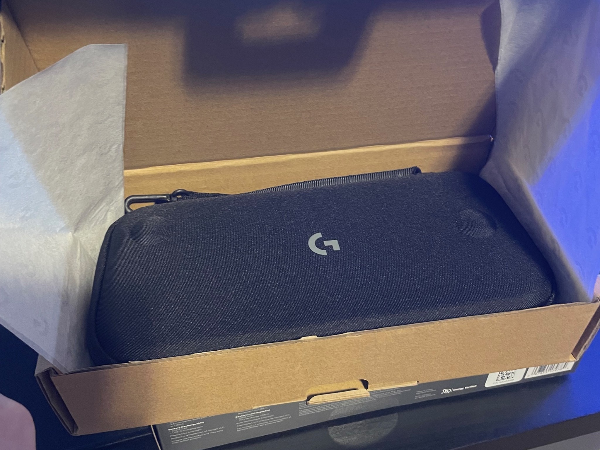 Logitech G Cloud Gaming Handheld (FREE CASE)