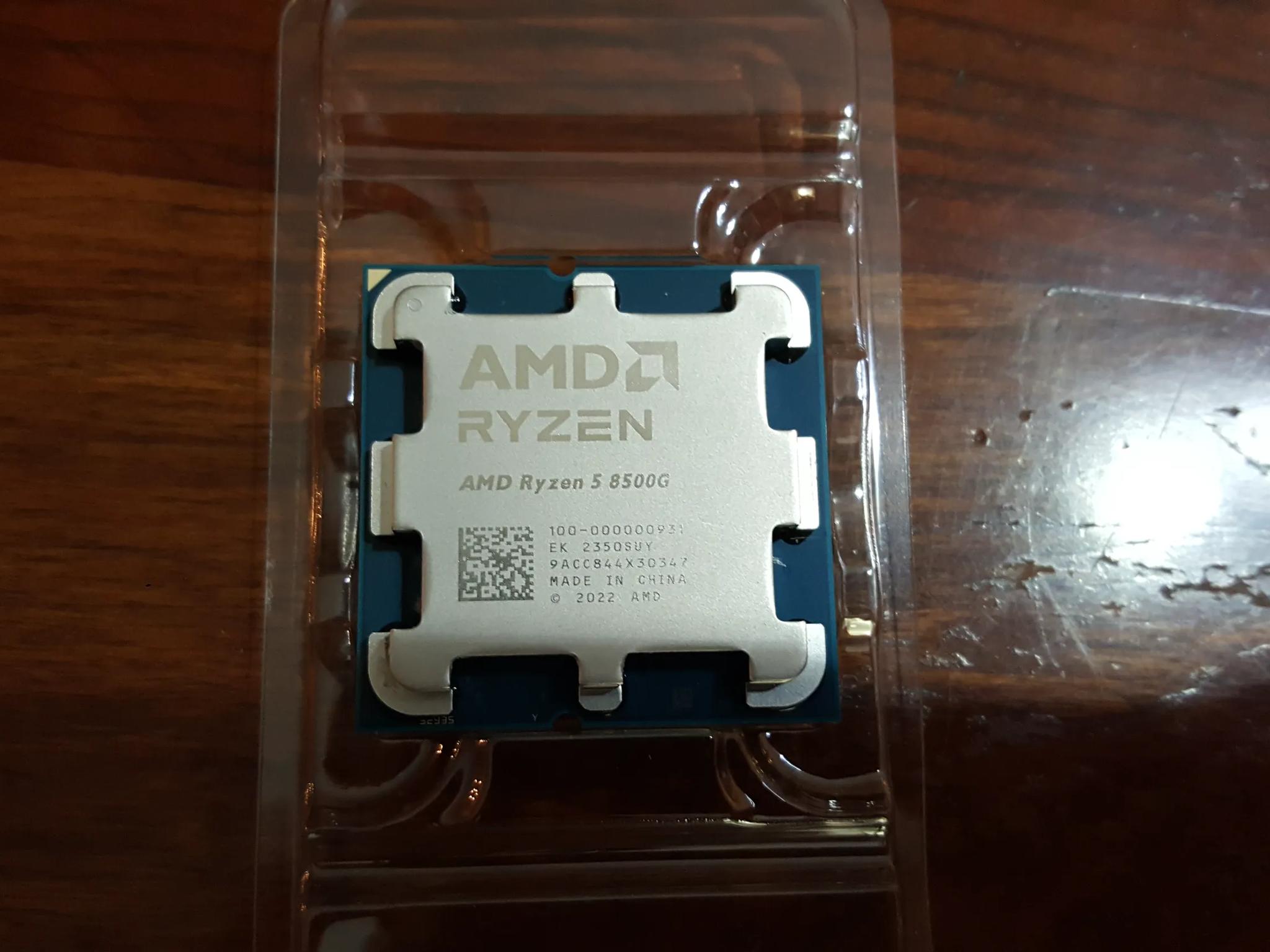 AMD RYZEN 5 8500G CPU (COOLER INCLUDED) AM5 with Integrated Graphics