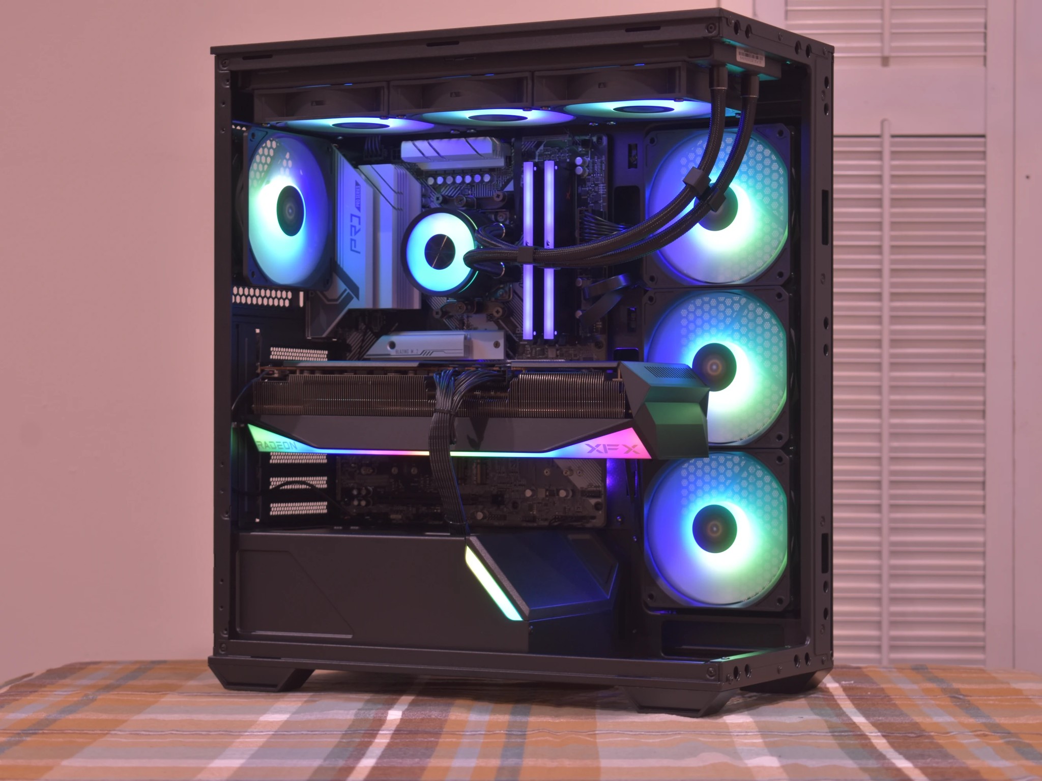 🚀Performance Gamer🚀 Ryzen 5 9600X | AMD RX 9070XT 16GB | 32GB DDR5 | 2TB nVME SSD | Black RGB+Wifi