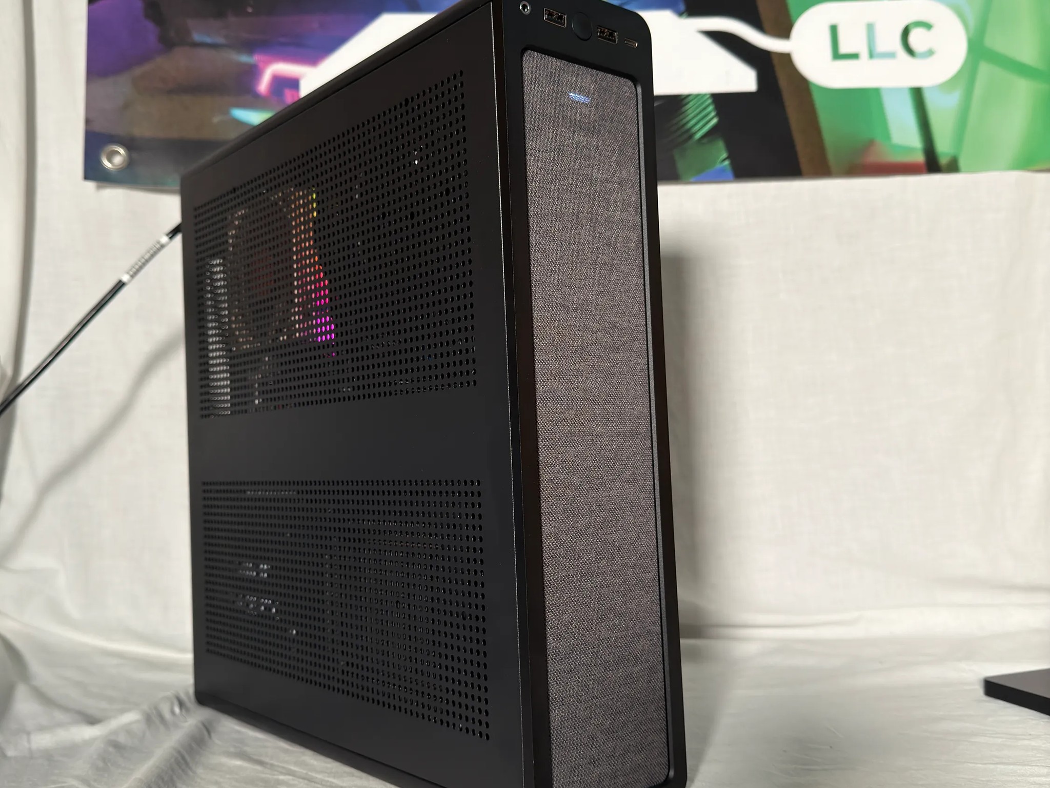 RTX 4070TI SUPER SMALL FORM FACTOR Ryzen 7 7800X3D