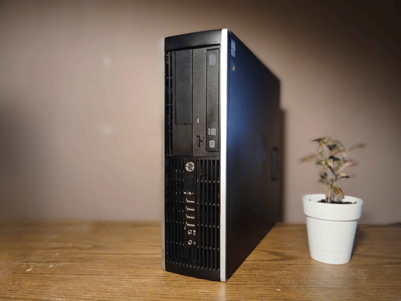 Xeon e3-1240 | FirePro W4100 | 8gb 1600MHz | 240gb ssd