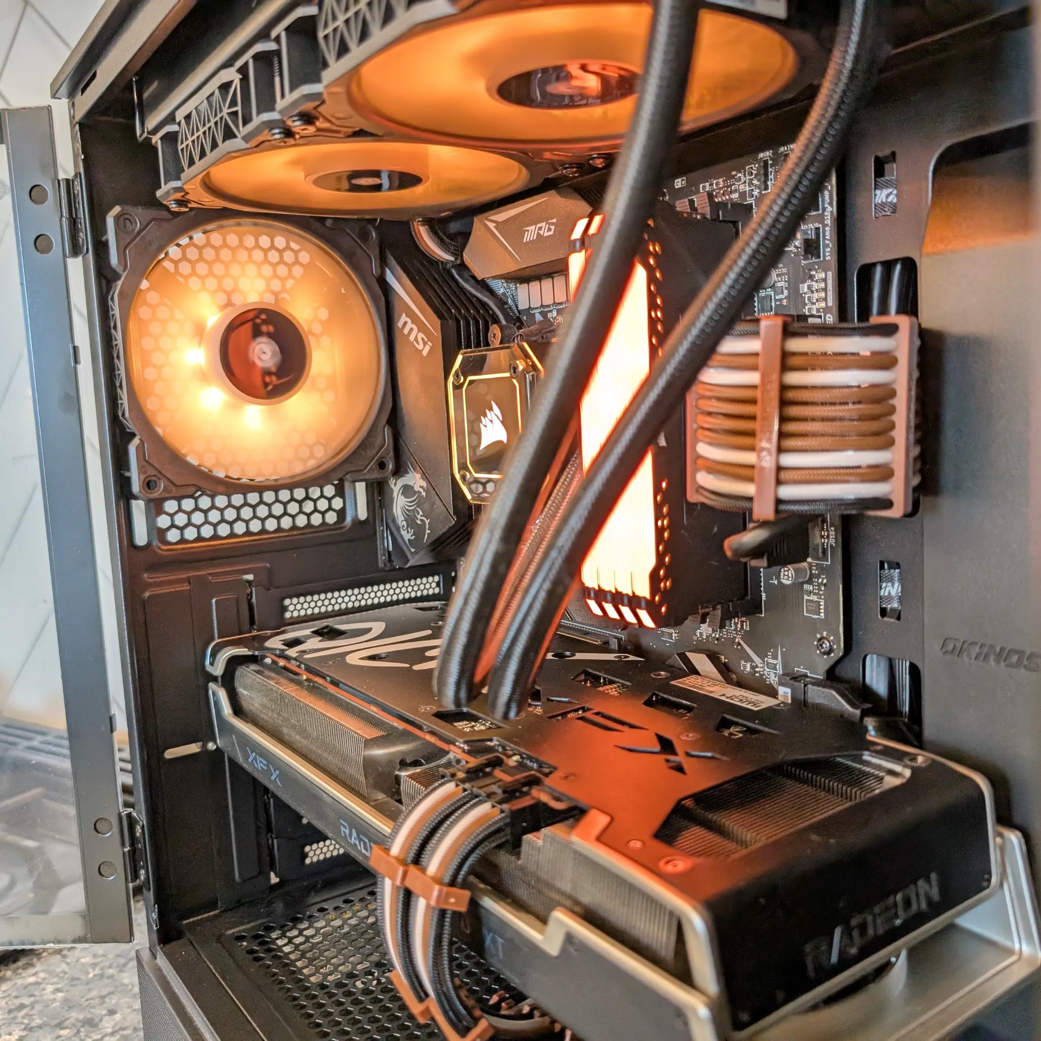 MIDNIGHT TIMBER - Gaming PC - Intel I5-11600K - AMD Radeon RX 6700XT