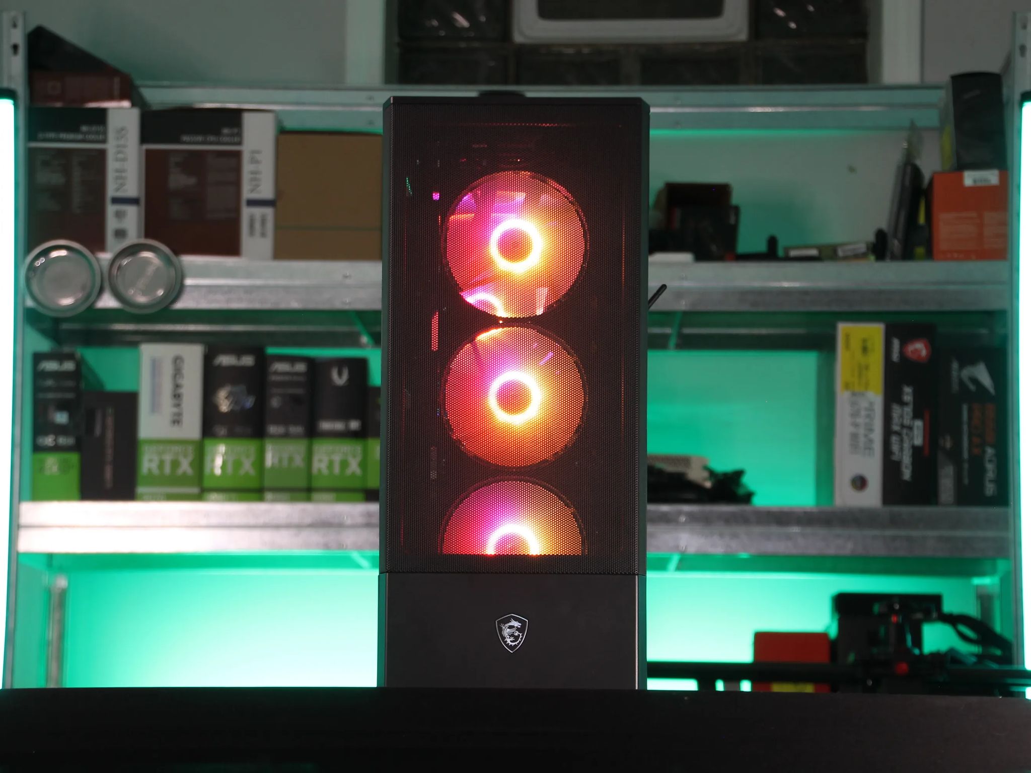 𝙇𝙐𝘾𝙆𝙔 // Core i7-12700K, RTX 3080 // Upper Mid-Range Gaming PC