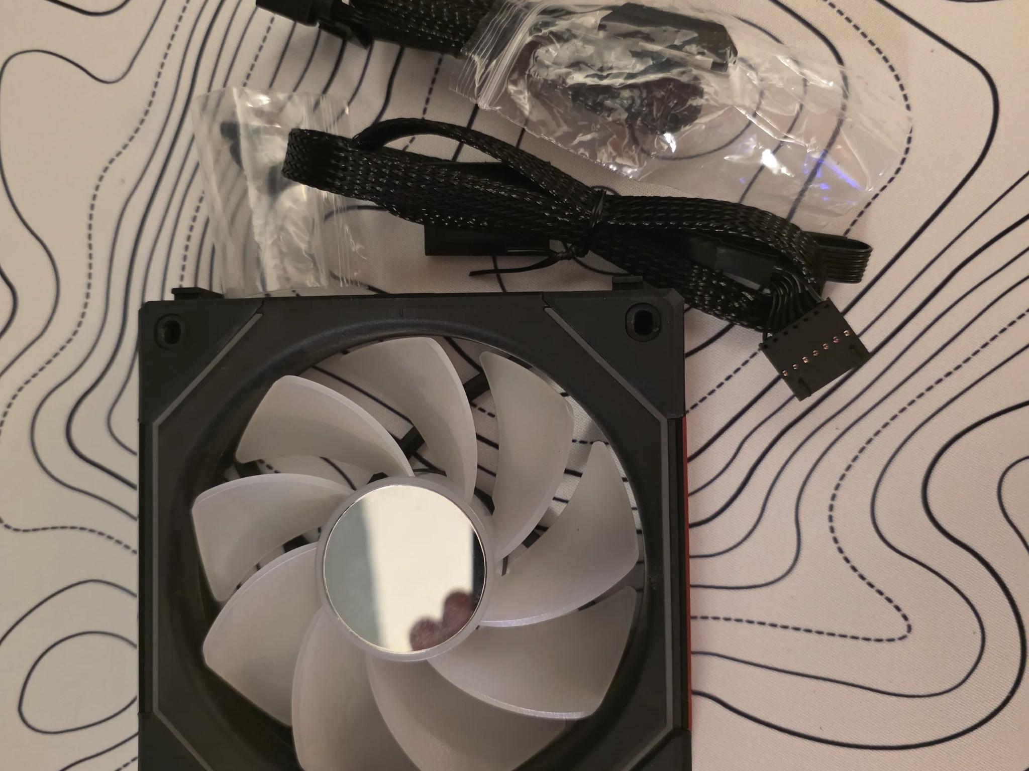 4X Lian Li UNI Fan SL Infinity 120mm Case Fans w/ Controller - 3 Standard & 1 Reverse Blade
