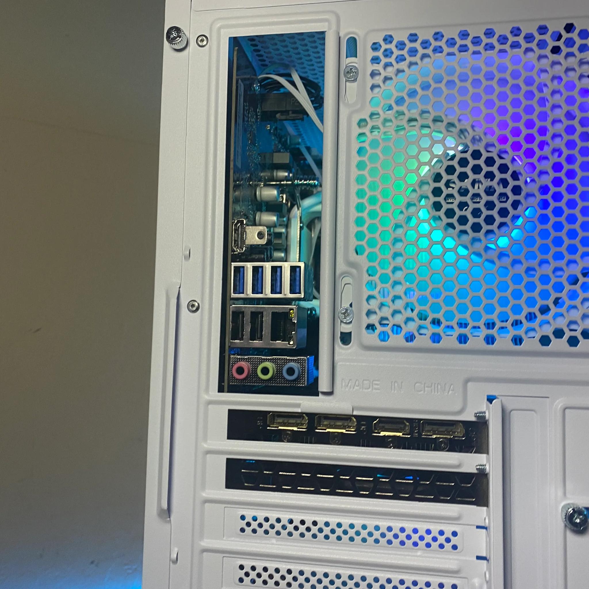 💎 Custom Built White RGB Gaming PC 💎| Windows 11 | Fortnite, GTA, Rainbow 6, and more!