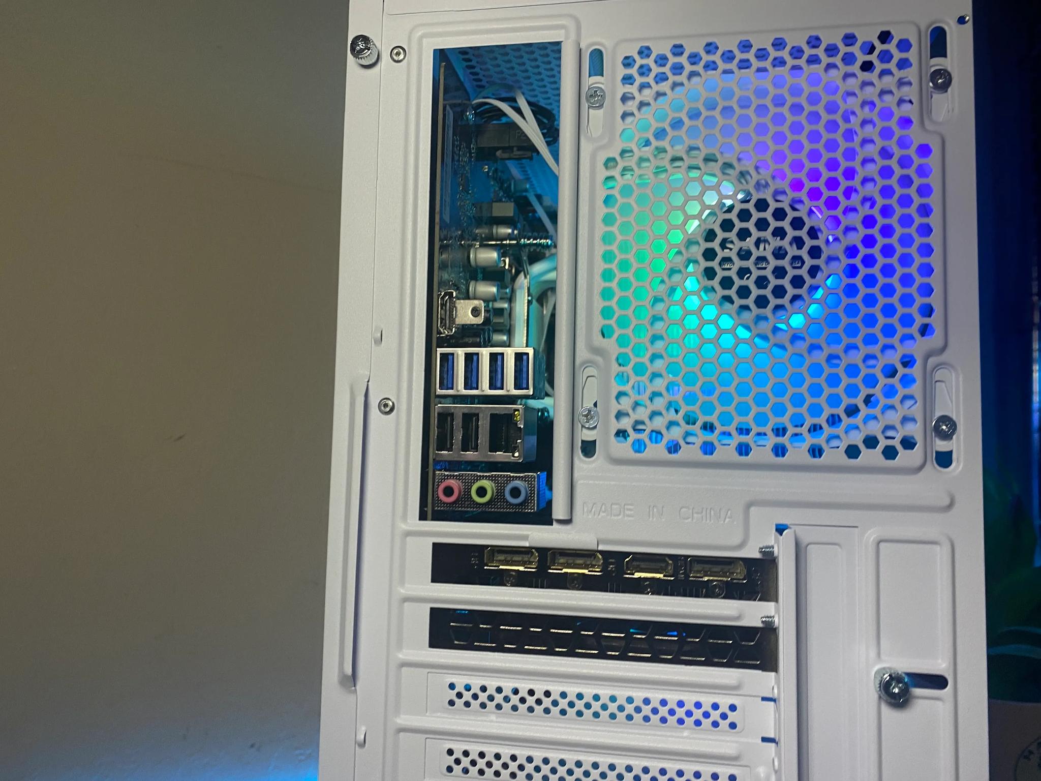 💎 Custom Built White RGB Gaming PC 💎| Windows 11 | Fortnite, GTA, Rainbow 6, and more!