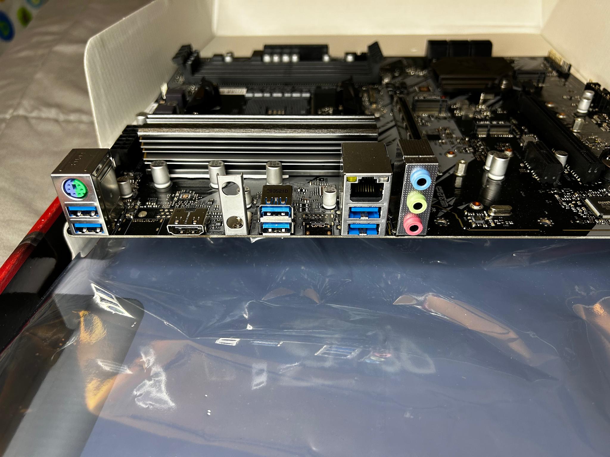 ASRock B550 Phantom Gaming 4 Supports AMD AM4 Socket Ryzen