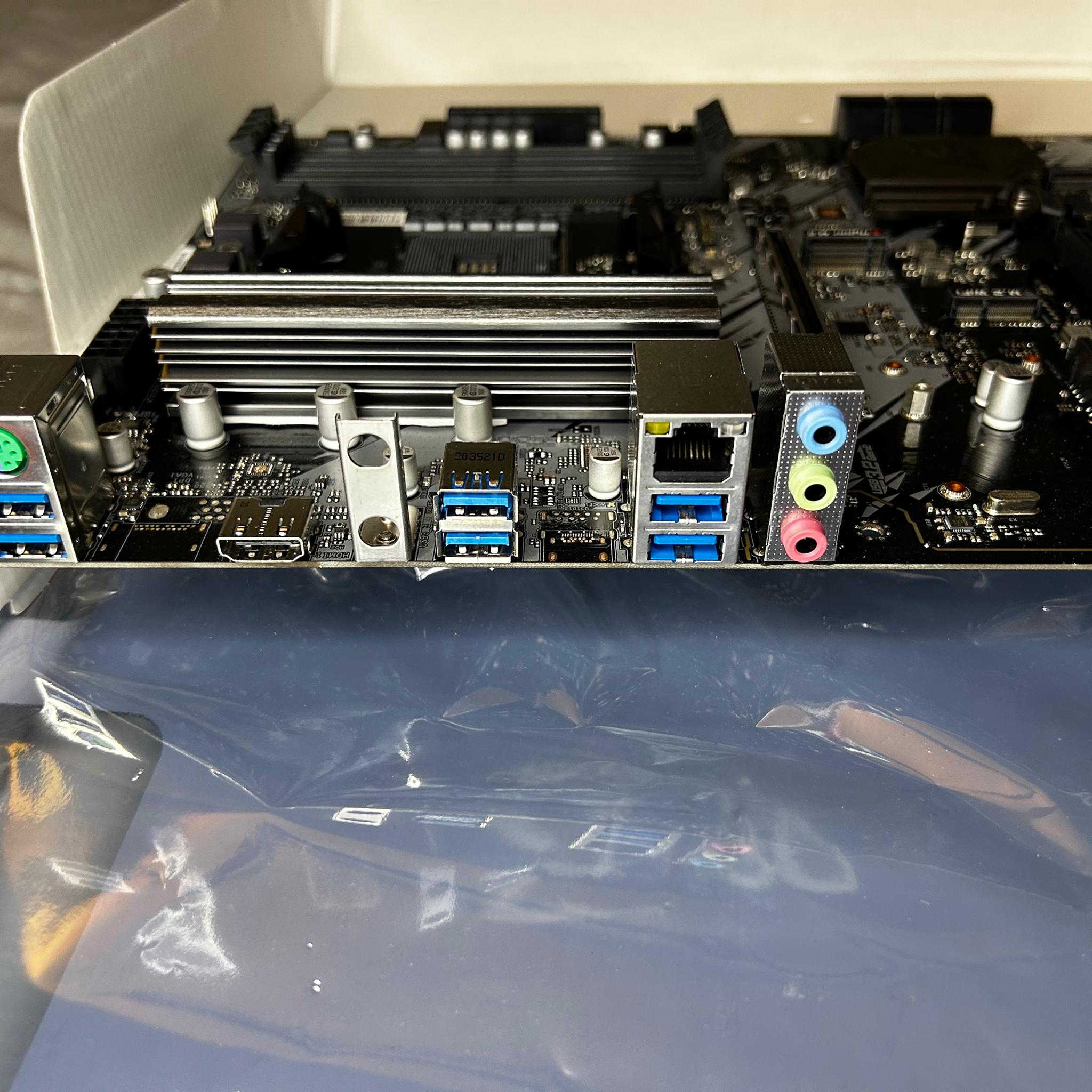 ASRock B550 Phantom Gaming 4 Supports AMD AM4 Socket Ryzen