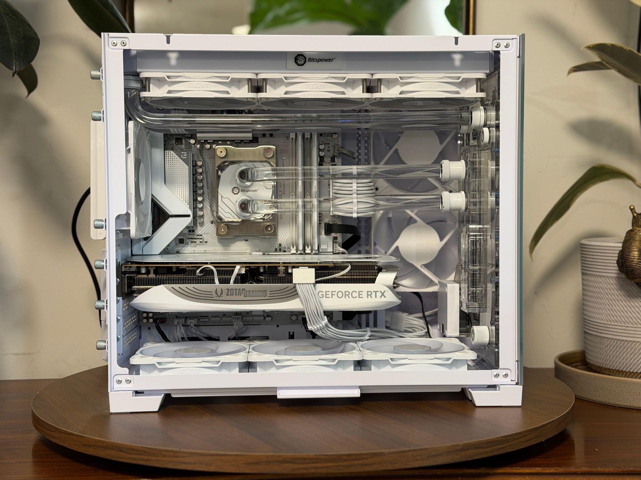RTX 4080 | Ryzen 7 7800X3D | 32GB DDR5 | B850M | 2TB Gen4 SSD | 850W SFX Custom Loop