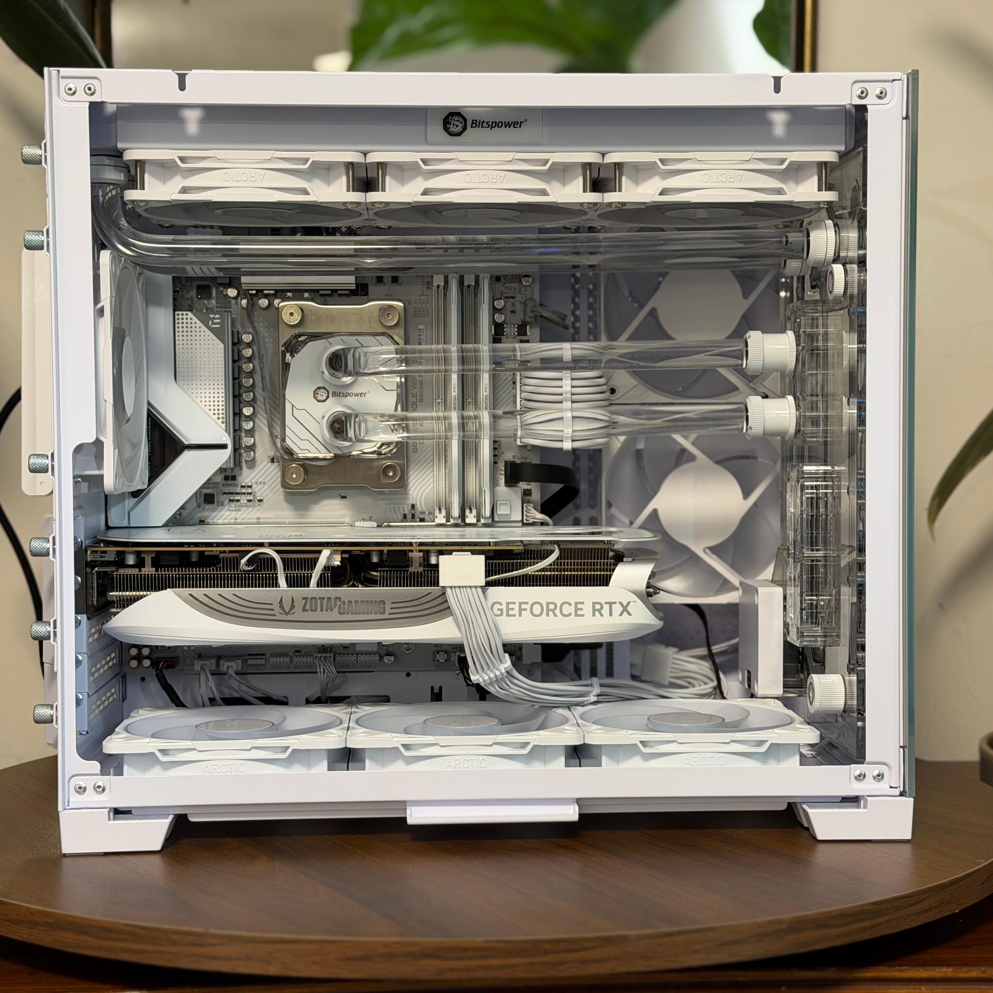 RTX 4080 | Ryzen 7 7800X3D | 32GB DDR5 | B850M | 2TB Gen4 SSD | 850W SFX Custom Loop