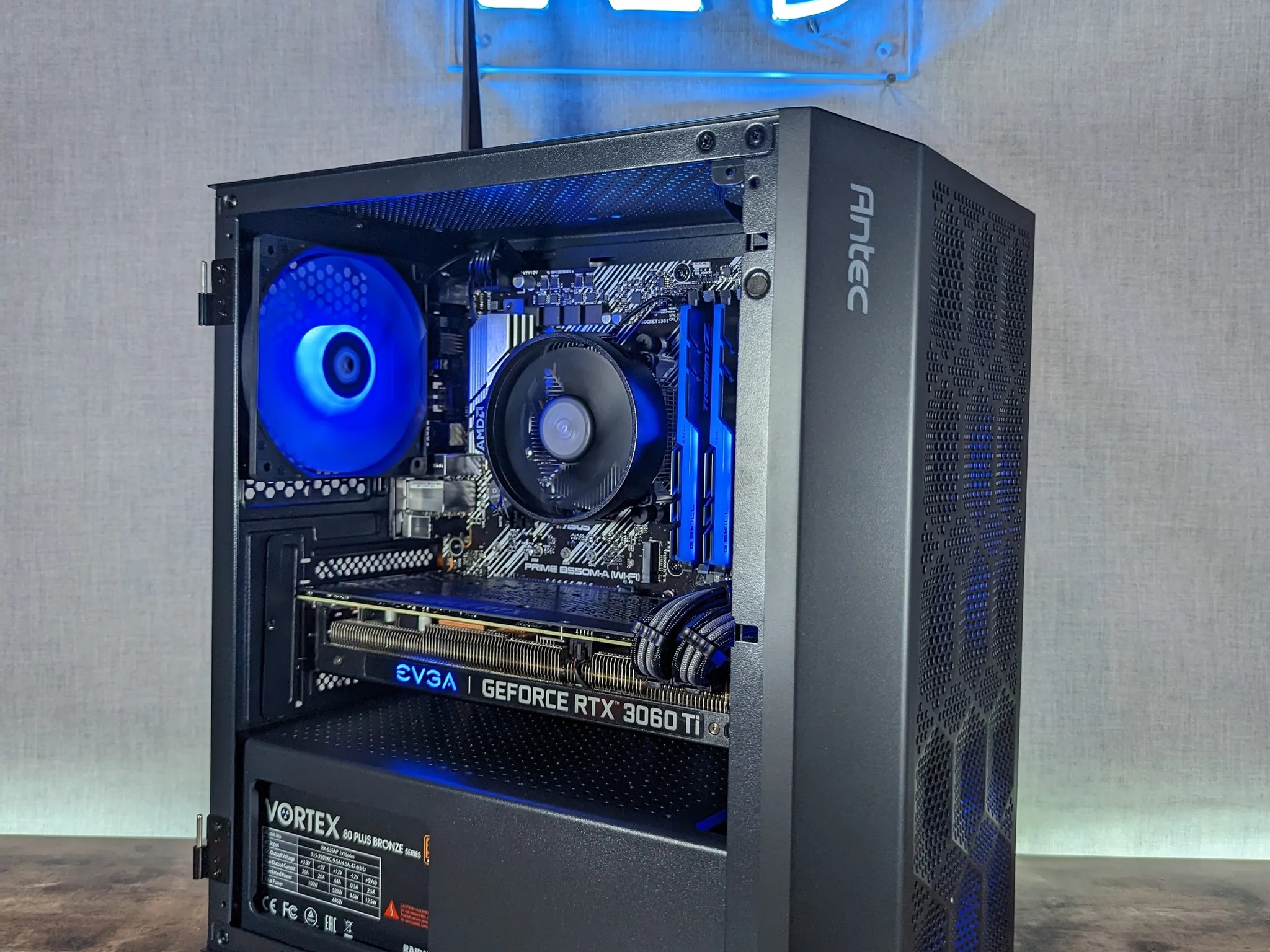 RTX 3060ti // Ryzen 3600x // 16GB 3600Mhz DDR4 // 1TB NVMe SSD // WiFi