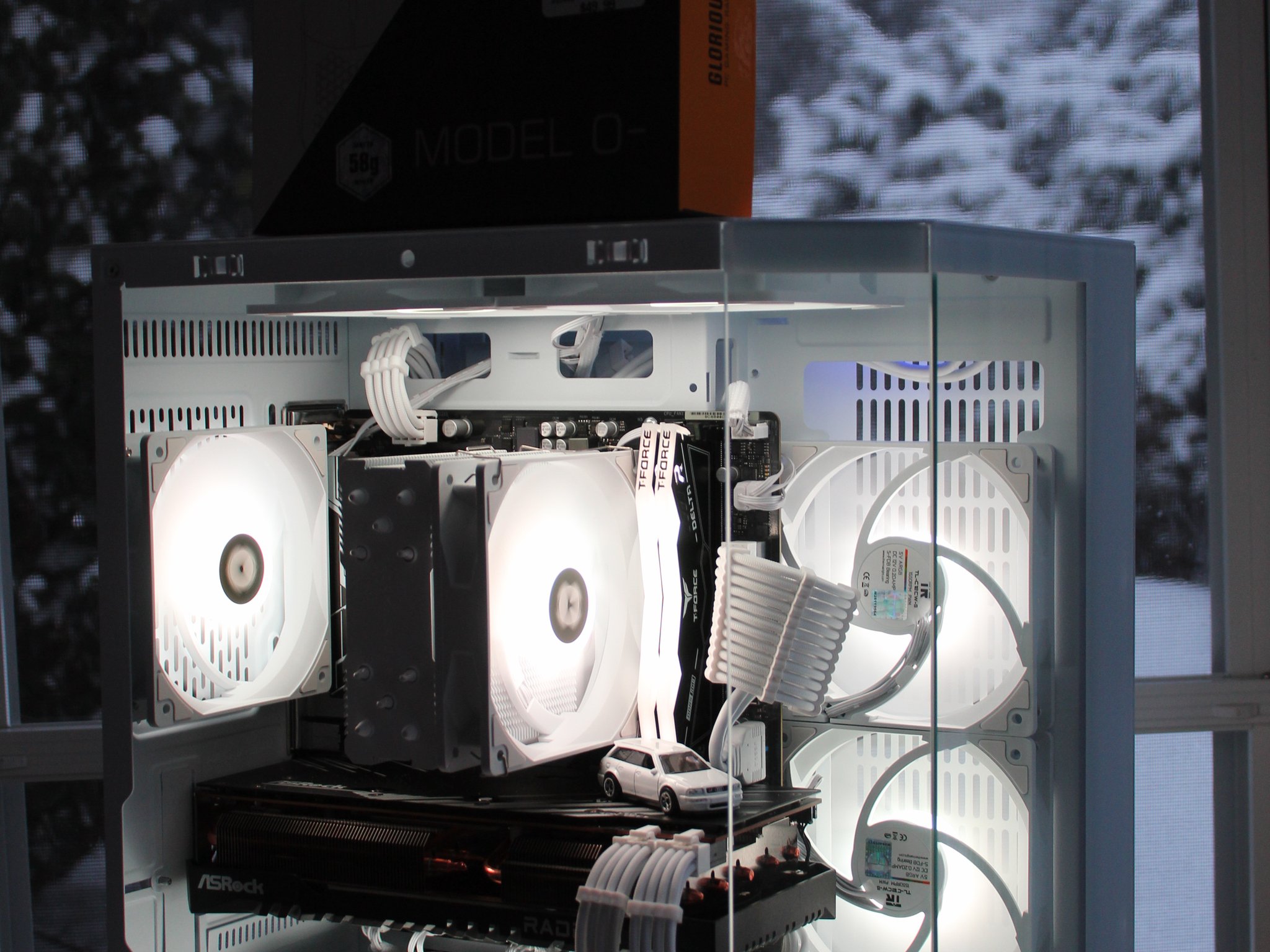 RX 7800XT 16GB+Ryzen 7 8700F | Premium All-White Gaming PC